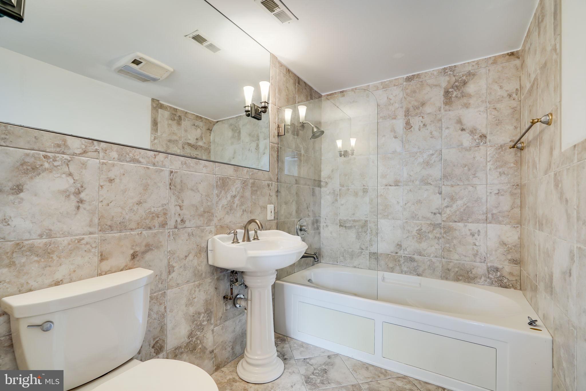 ARLINGTON RIDGE - Residential