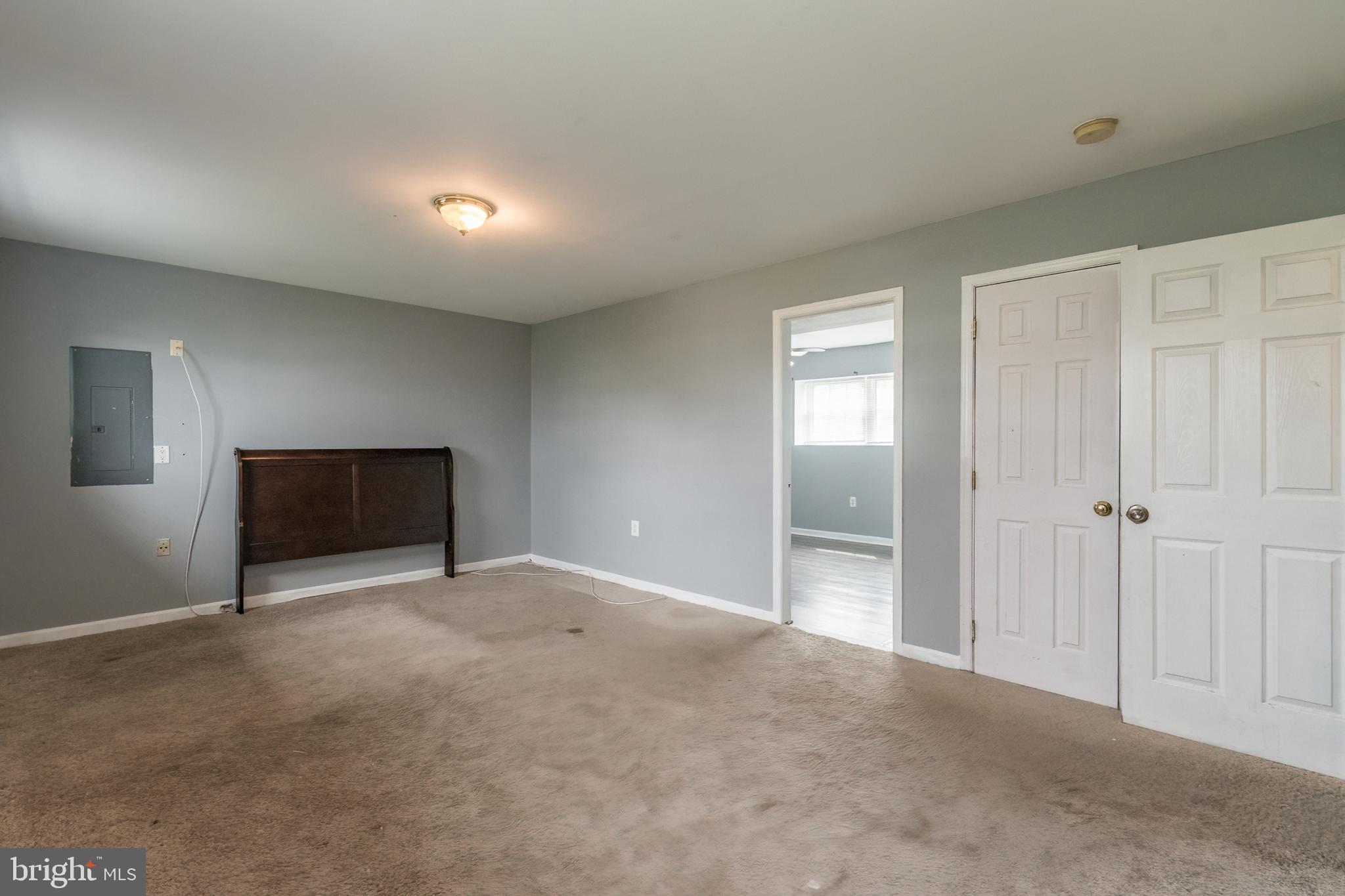 CLUBHOUSE MANOR - Residential