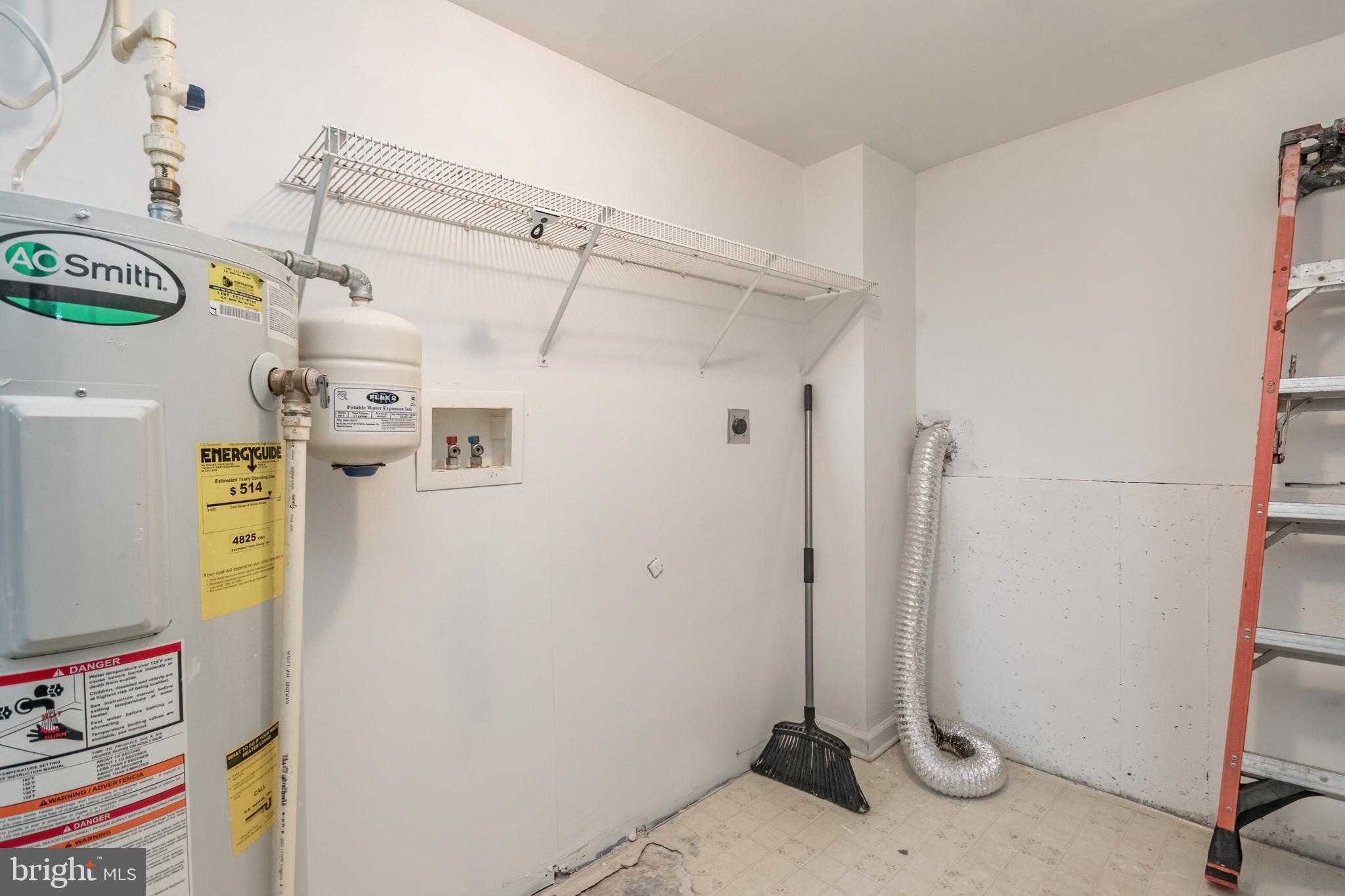 CLUBHOUSE MANOR - Residential