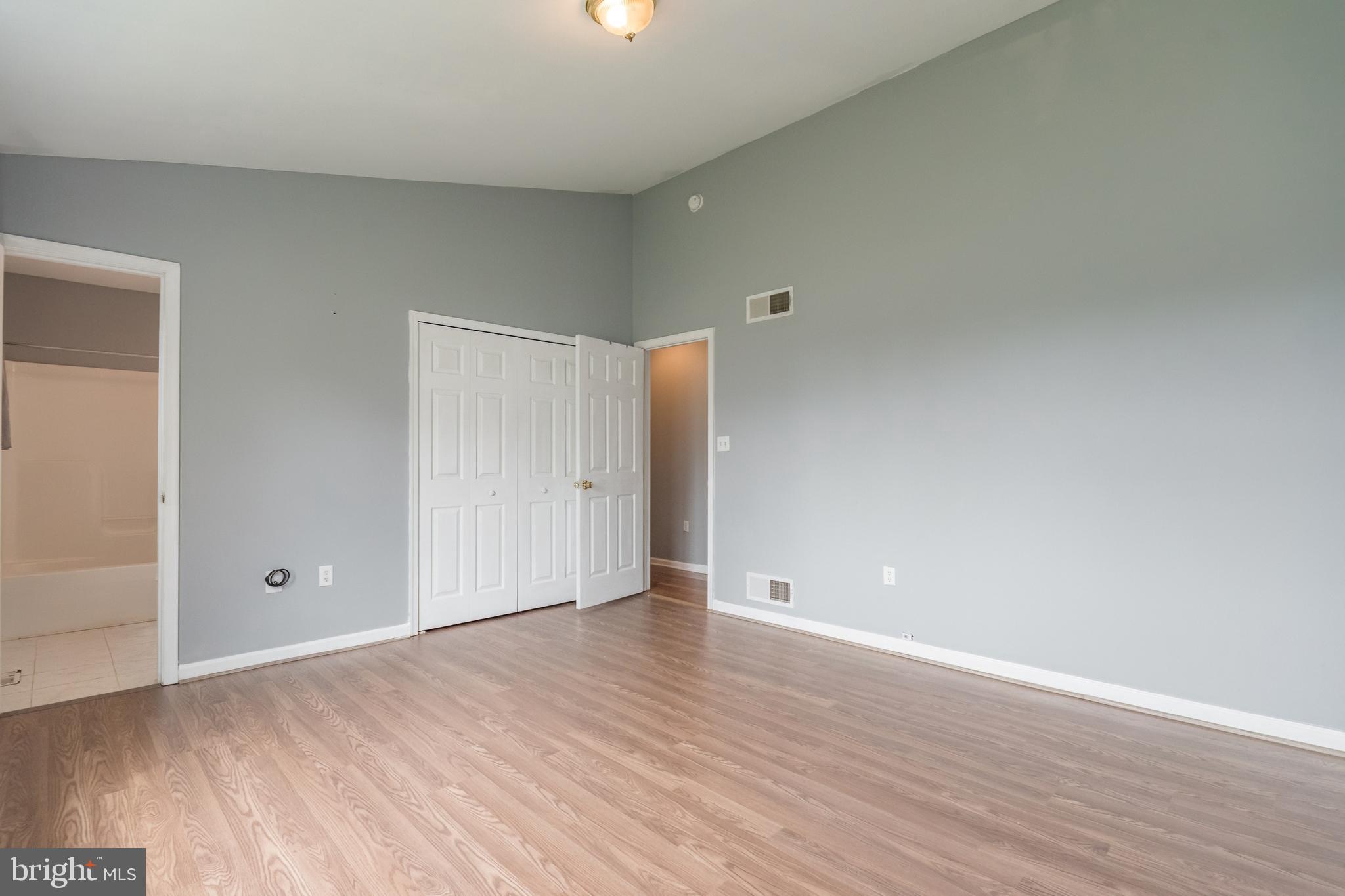 CLUBHOUSE MANOR - Residential