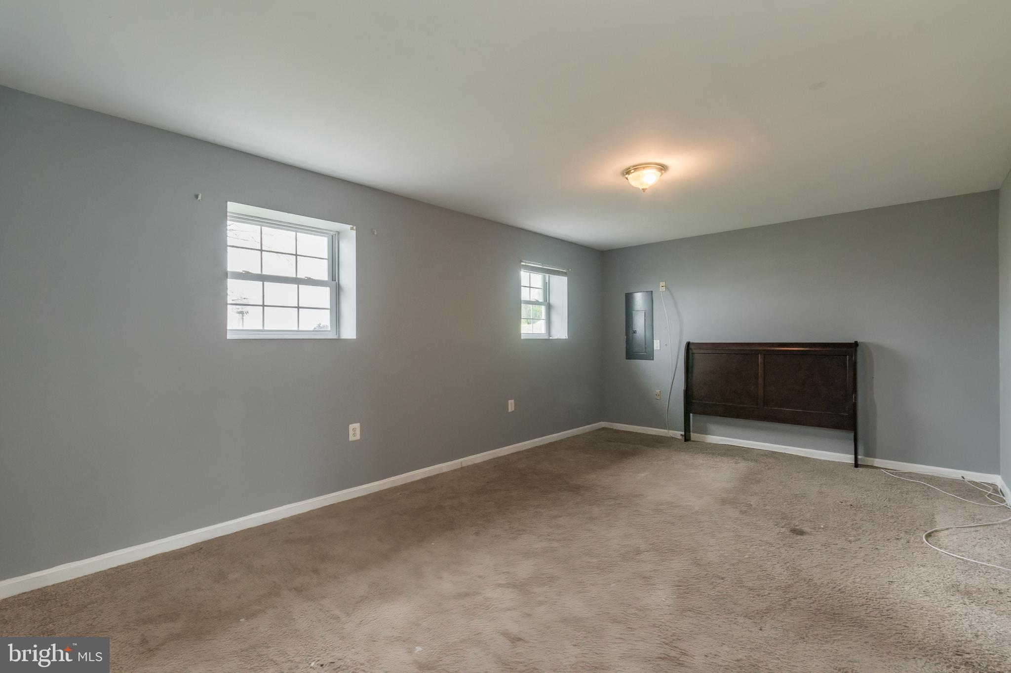 CLUBHOUSE MANOR - Residential