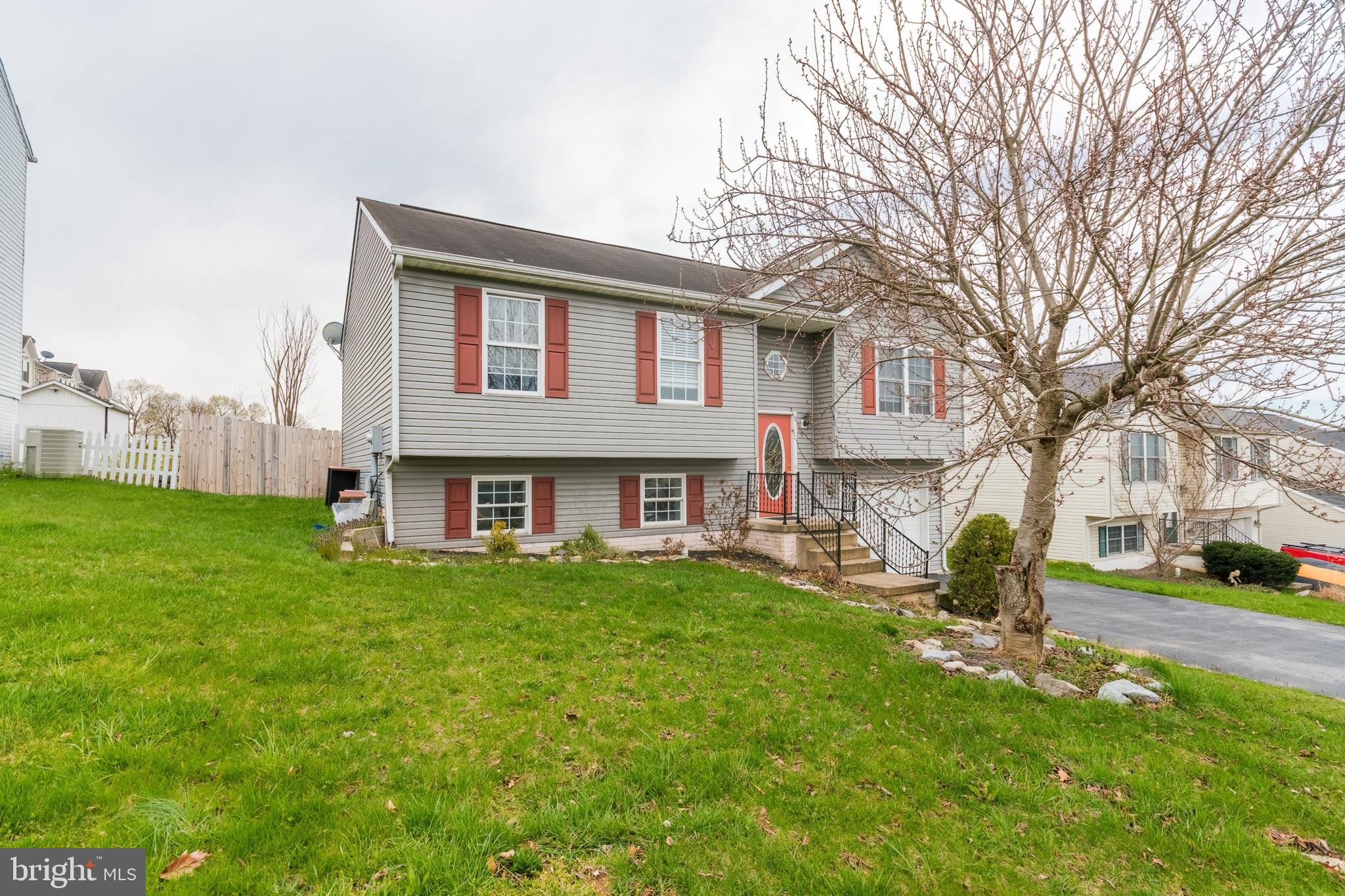 CLUBHOUSE MANOR - Residential