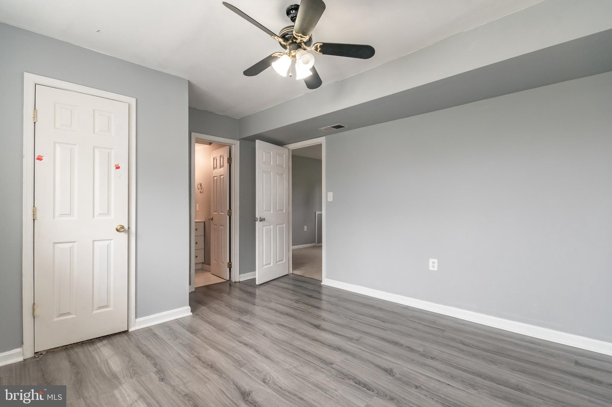 CLUBHOUSE MANOR - Residential