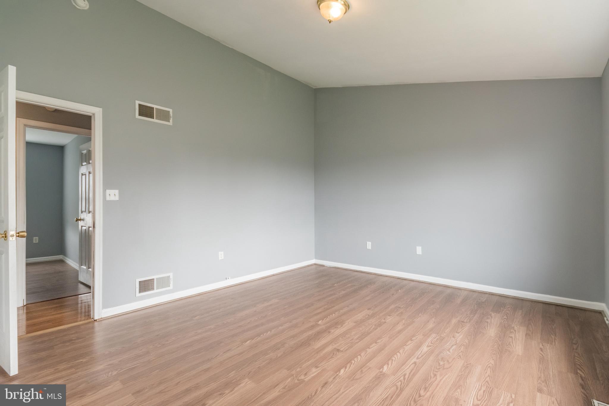 CLUBHOUSE MANOR - Residential