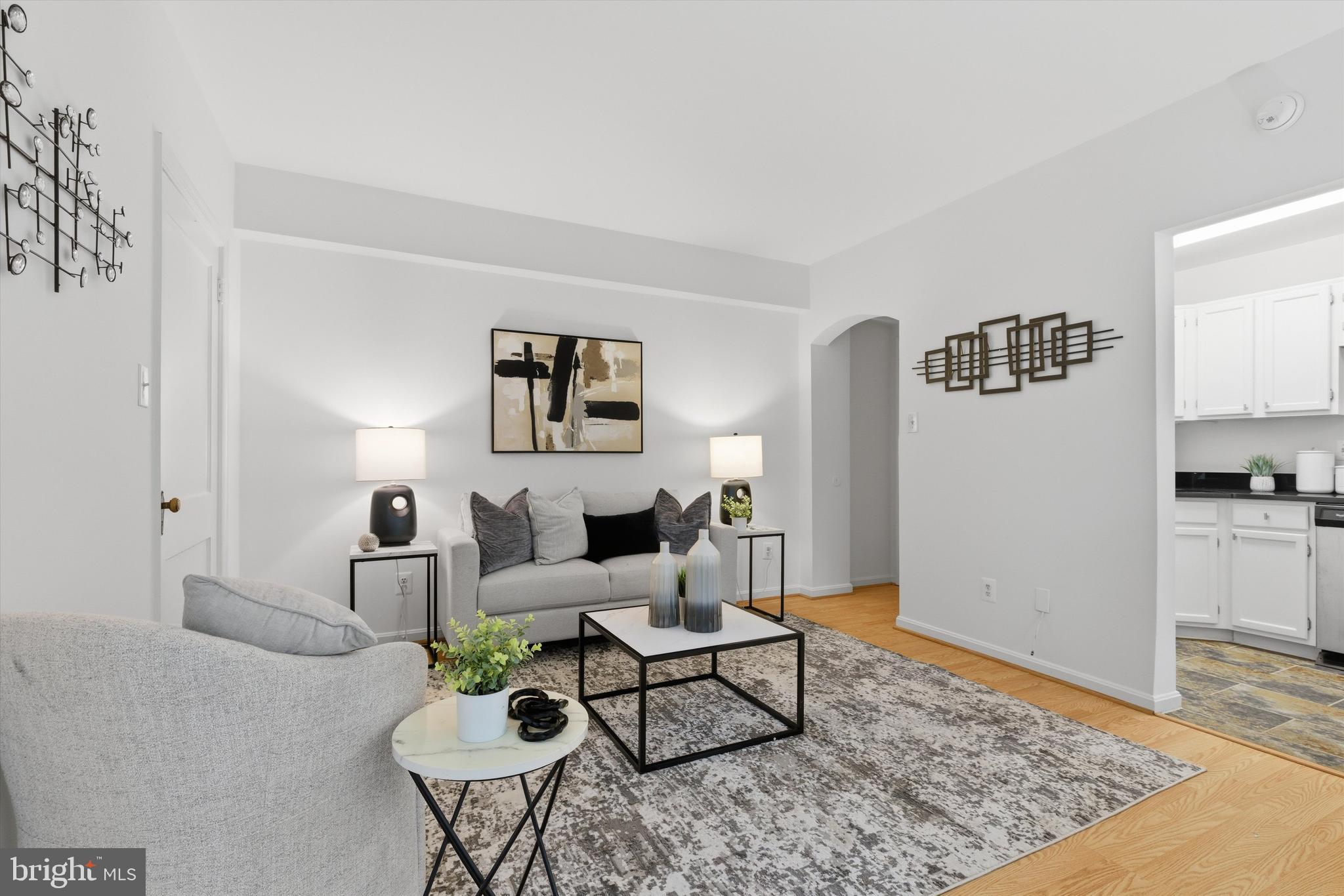 1909 N RHODES STREET 25