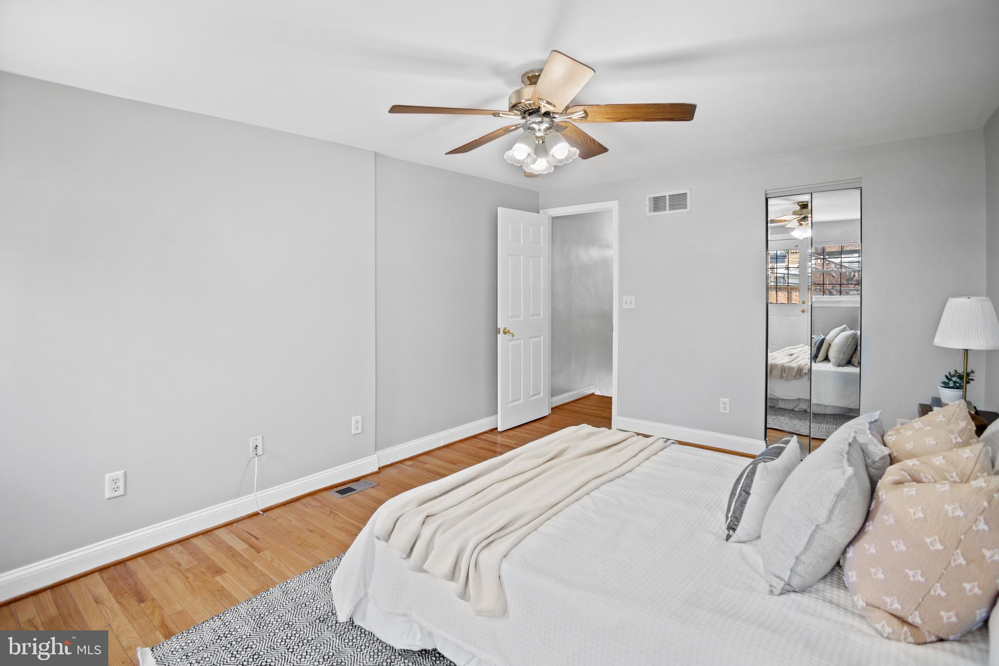 LOCUST POINT - Residential