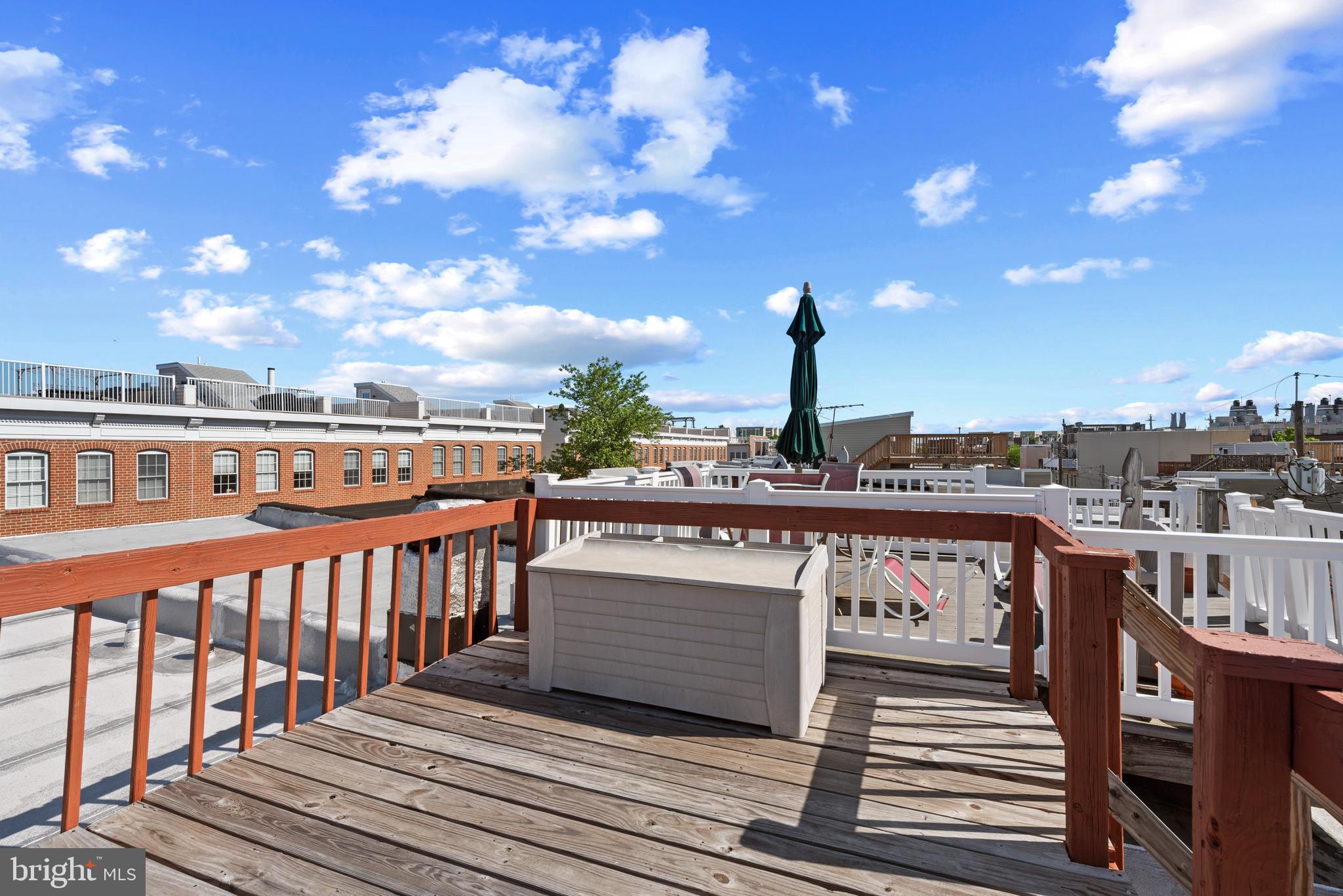 LOCUST POINT - Residential