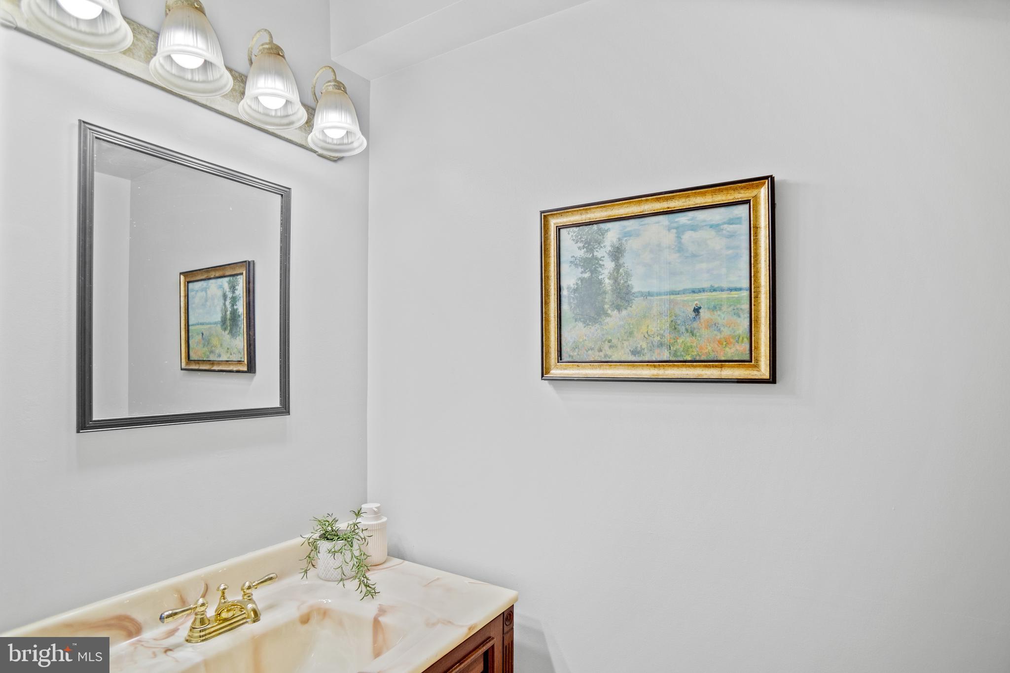 LOCUST POINT - Residential