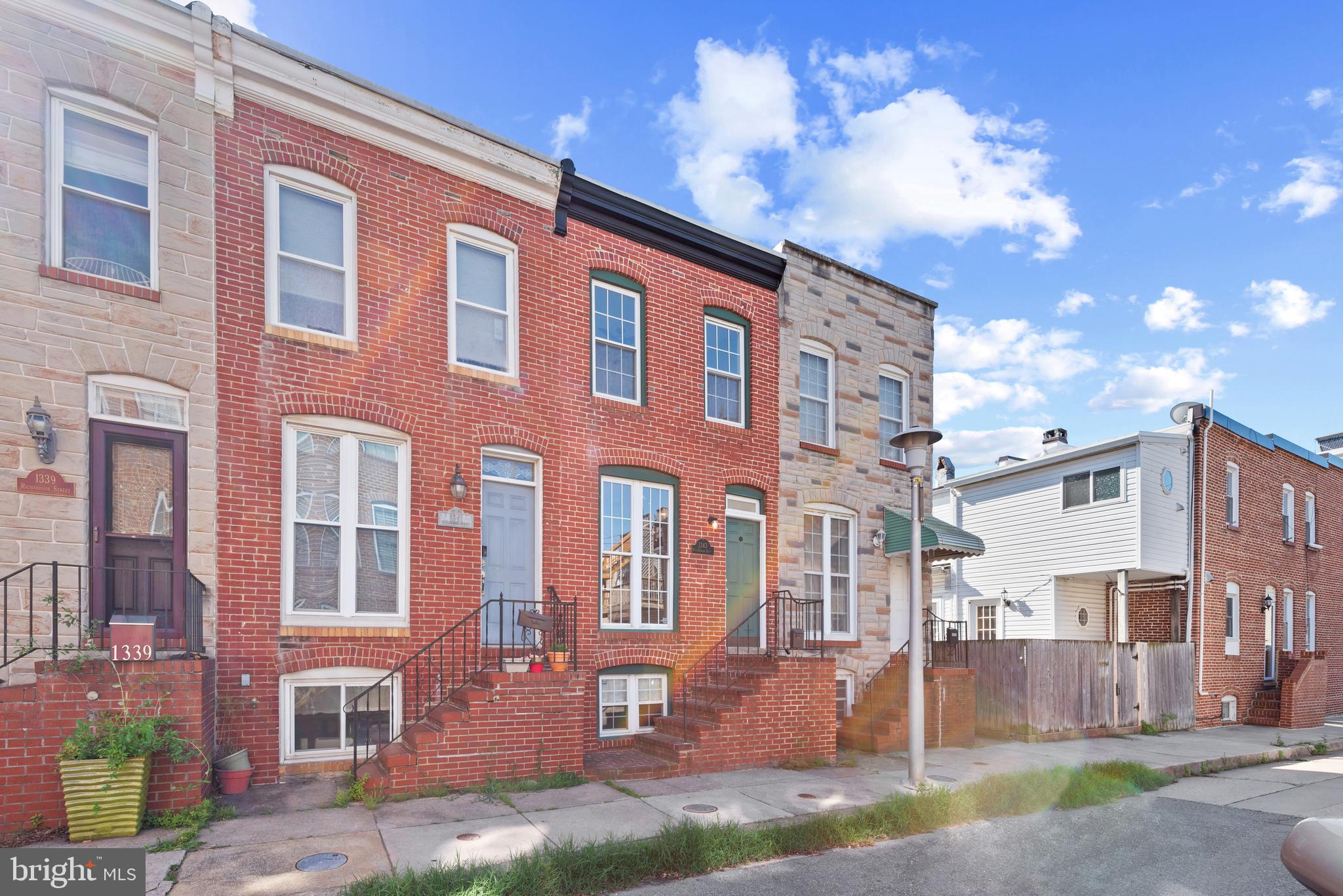 LOCUST POINT - Residential