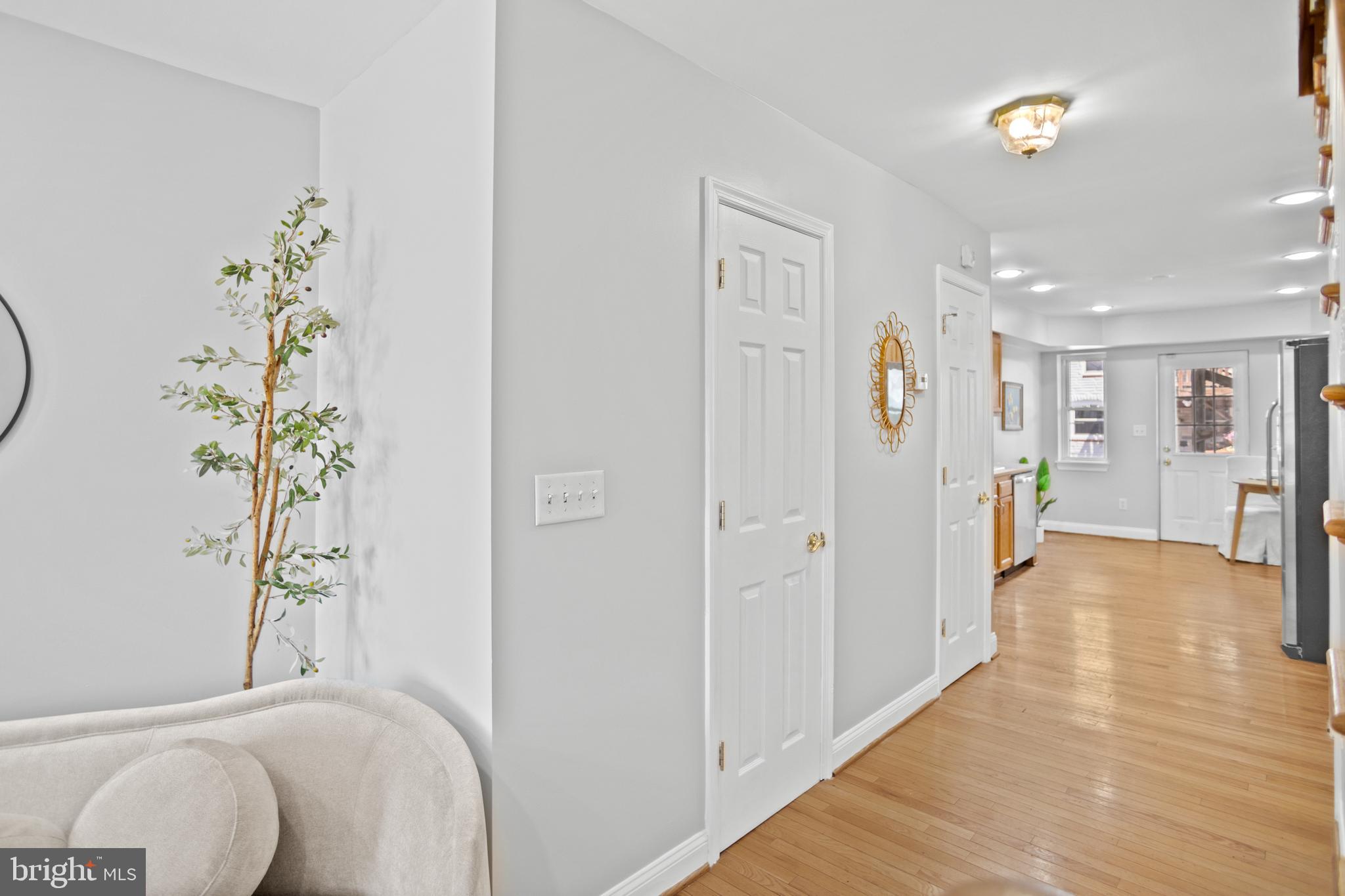 LOCUST POINT - Residential