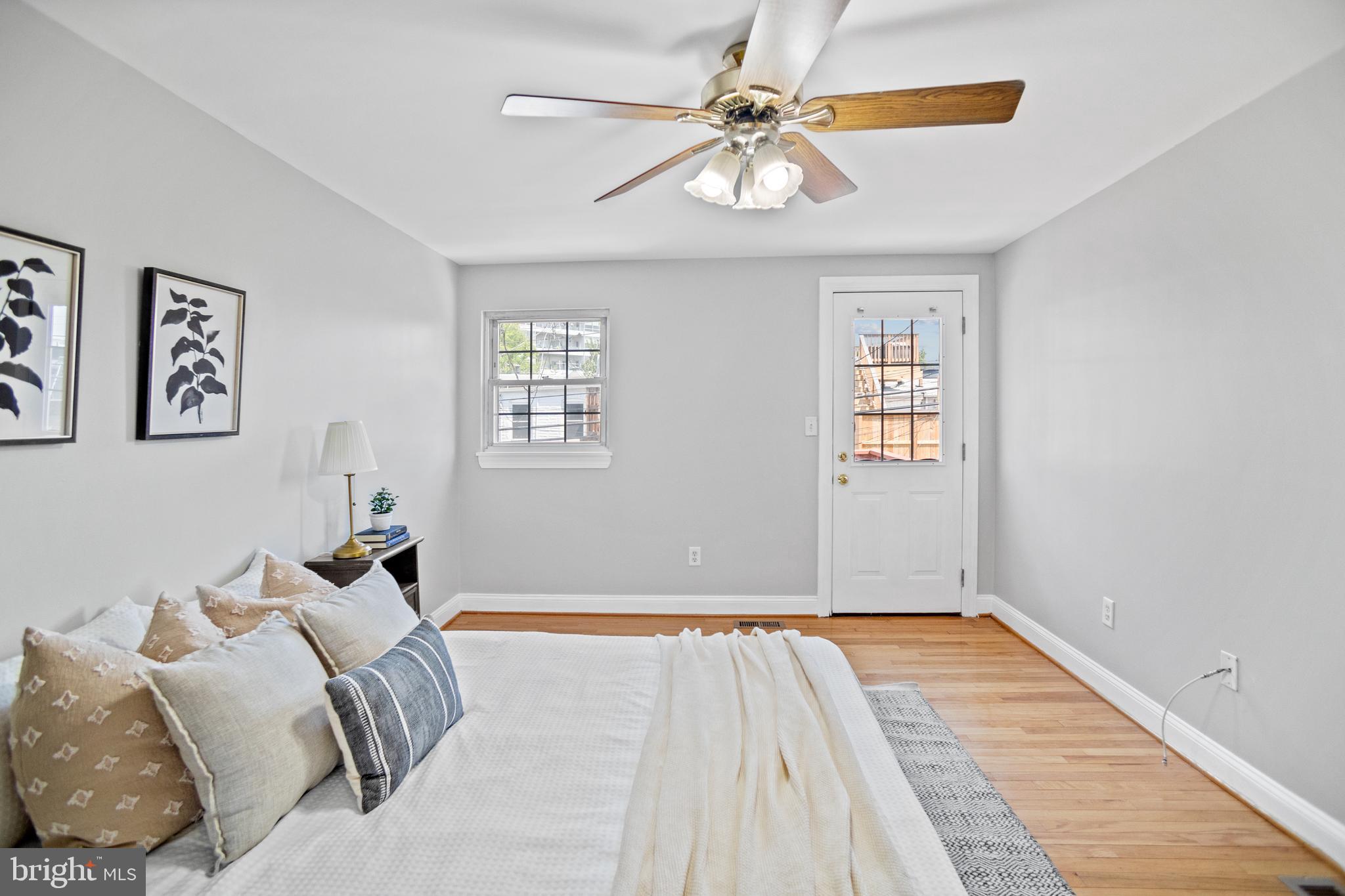 LOCUST POINT - Residential