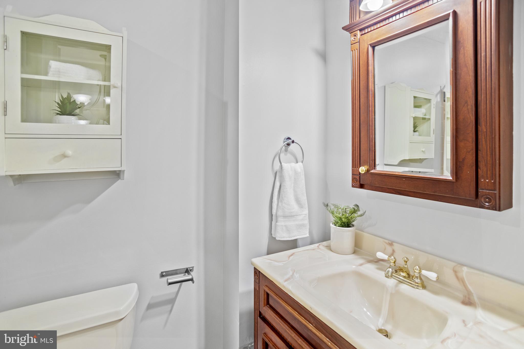 LOCUST POINT - Residential
