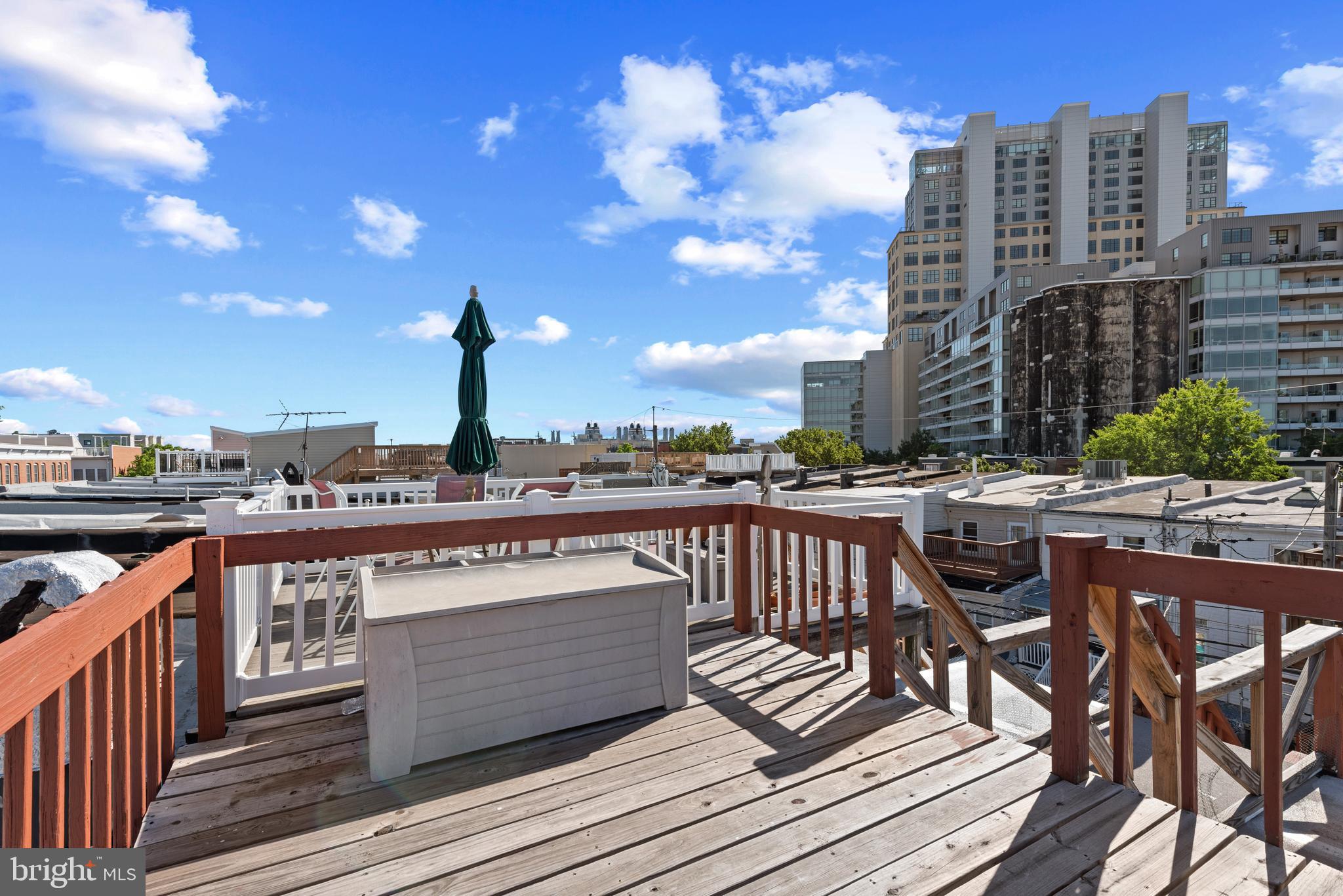 LOCUST POINT - Residential