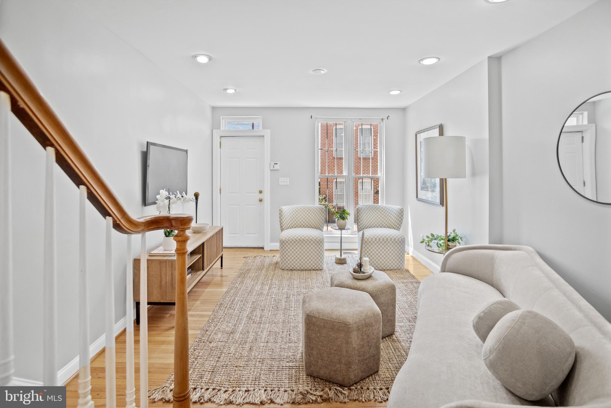 LOCUST POINT - Residential