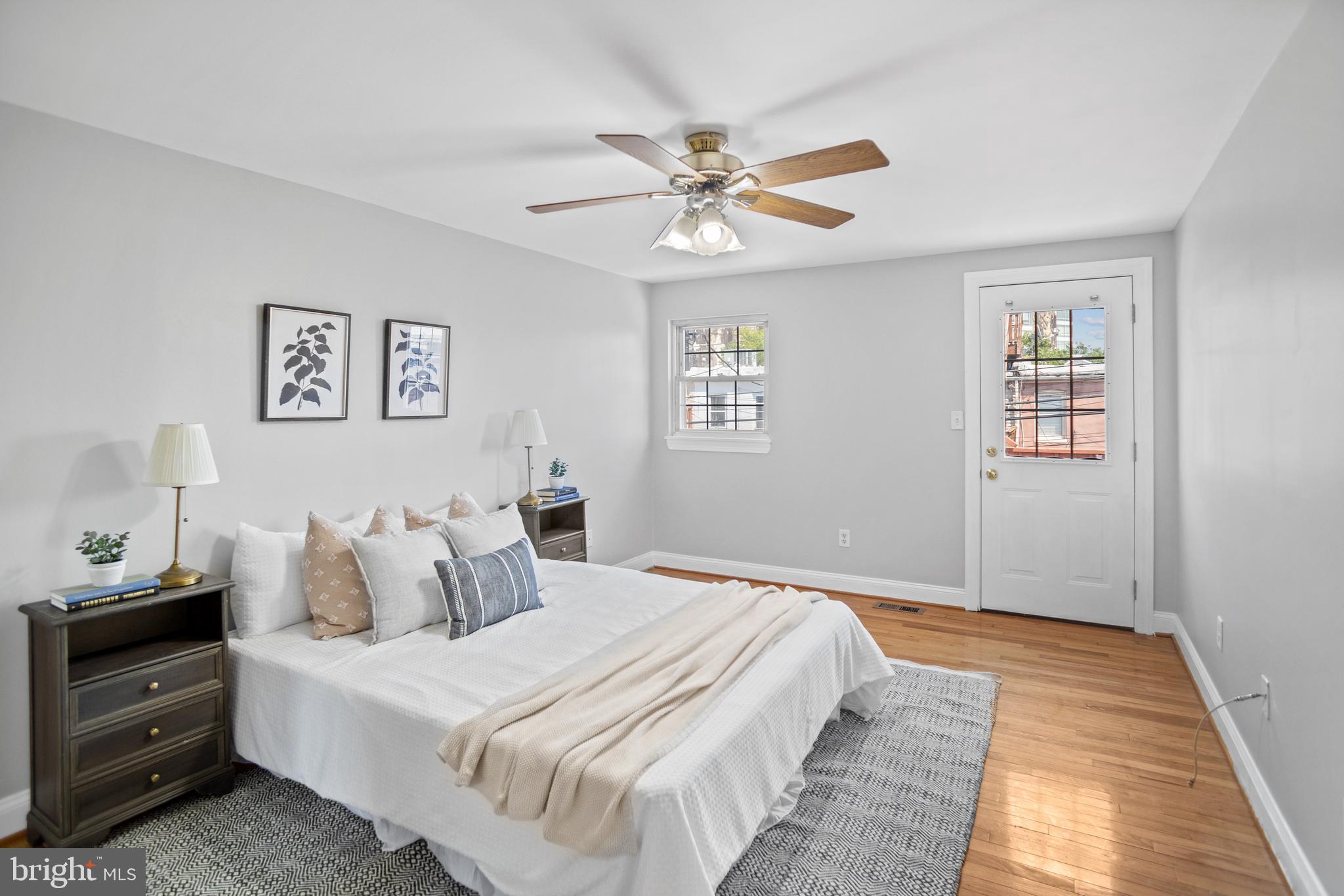 LOCUST POINT - Residential