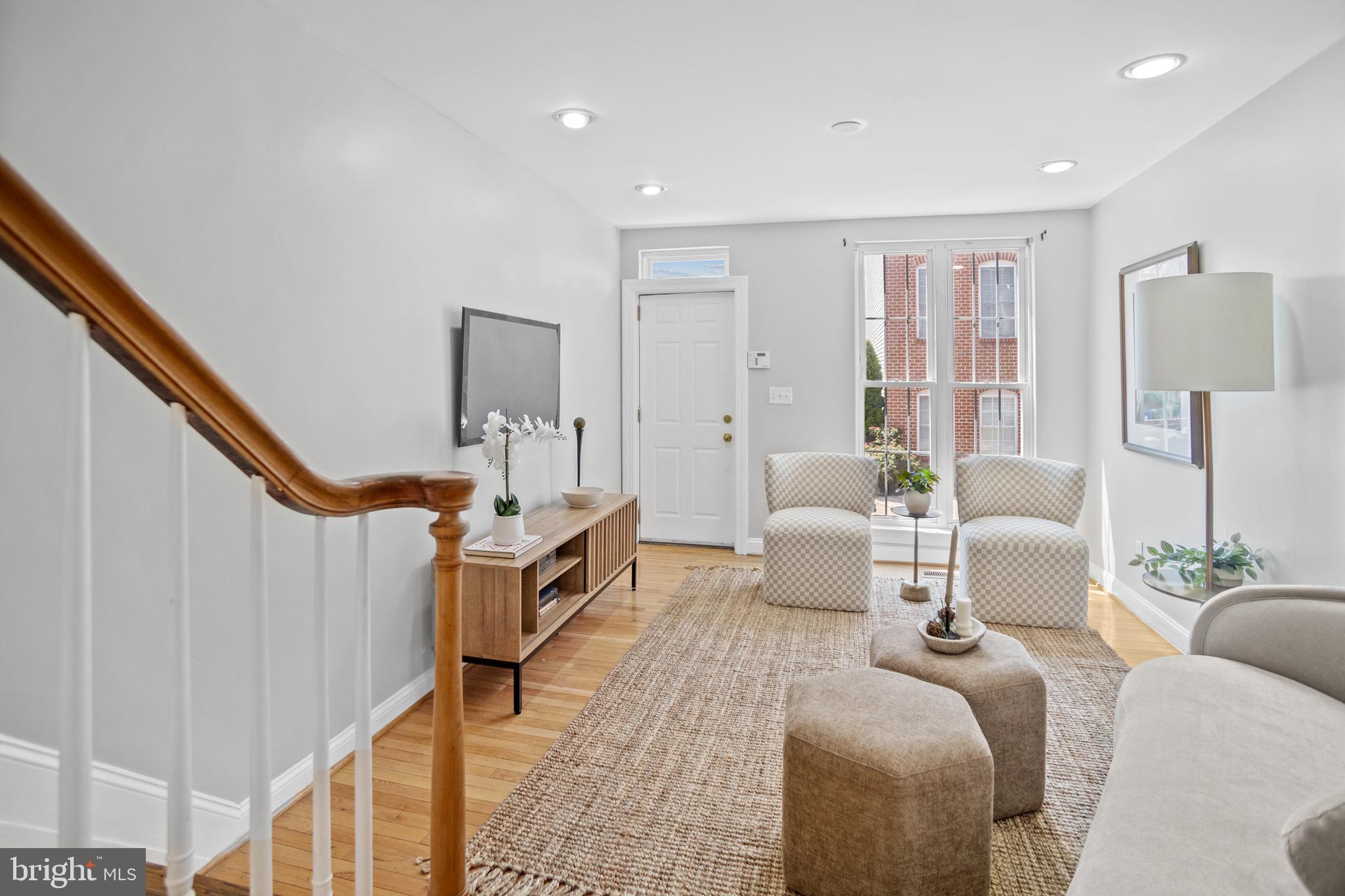 LOCUST POINT - Residential