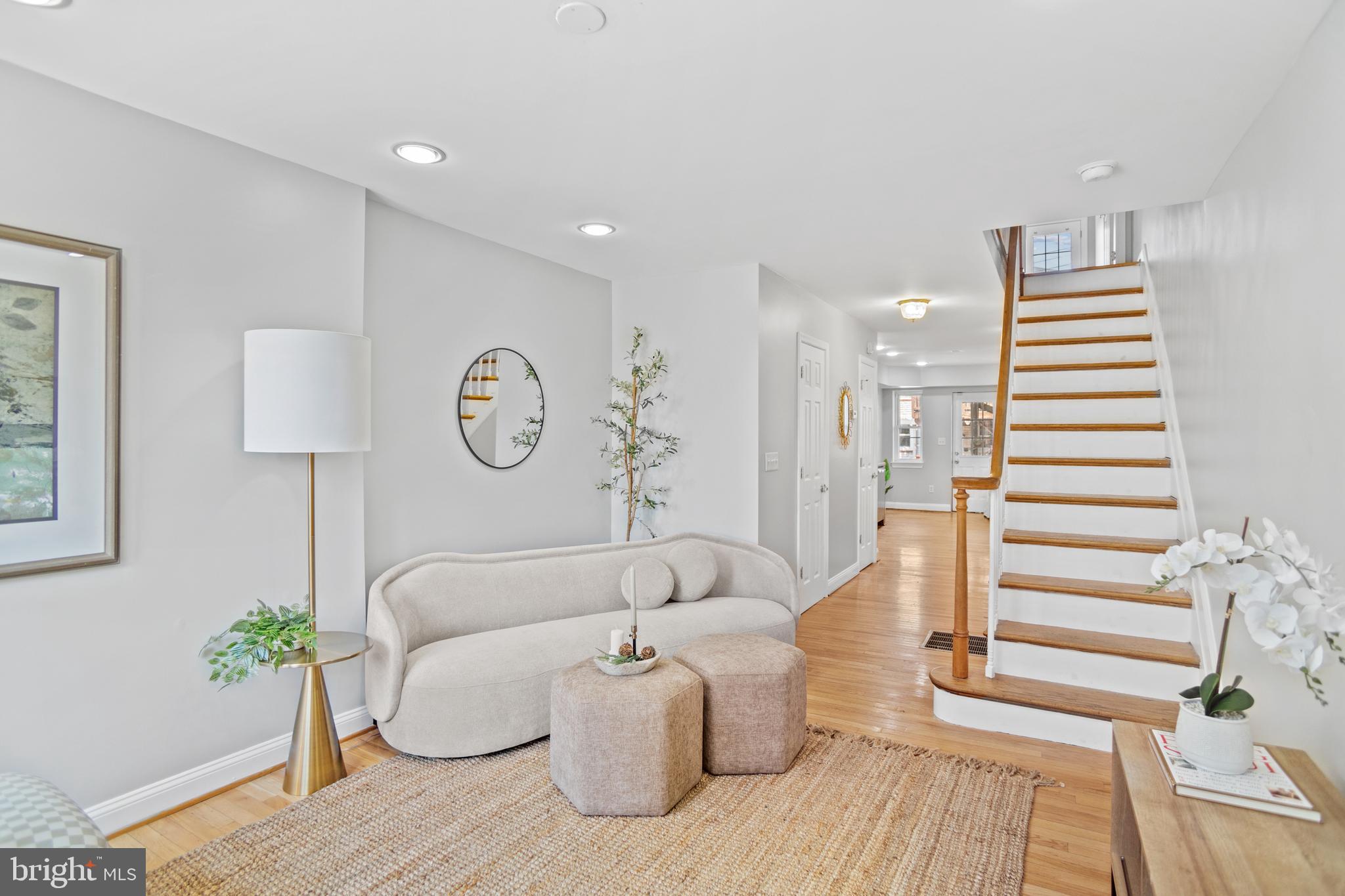 LOCUST POINT - Residential