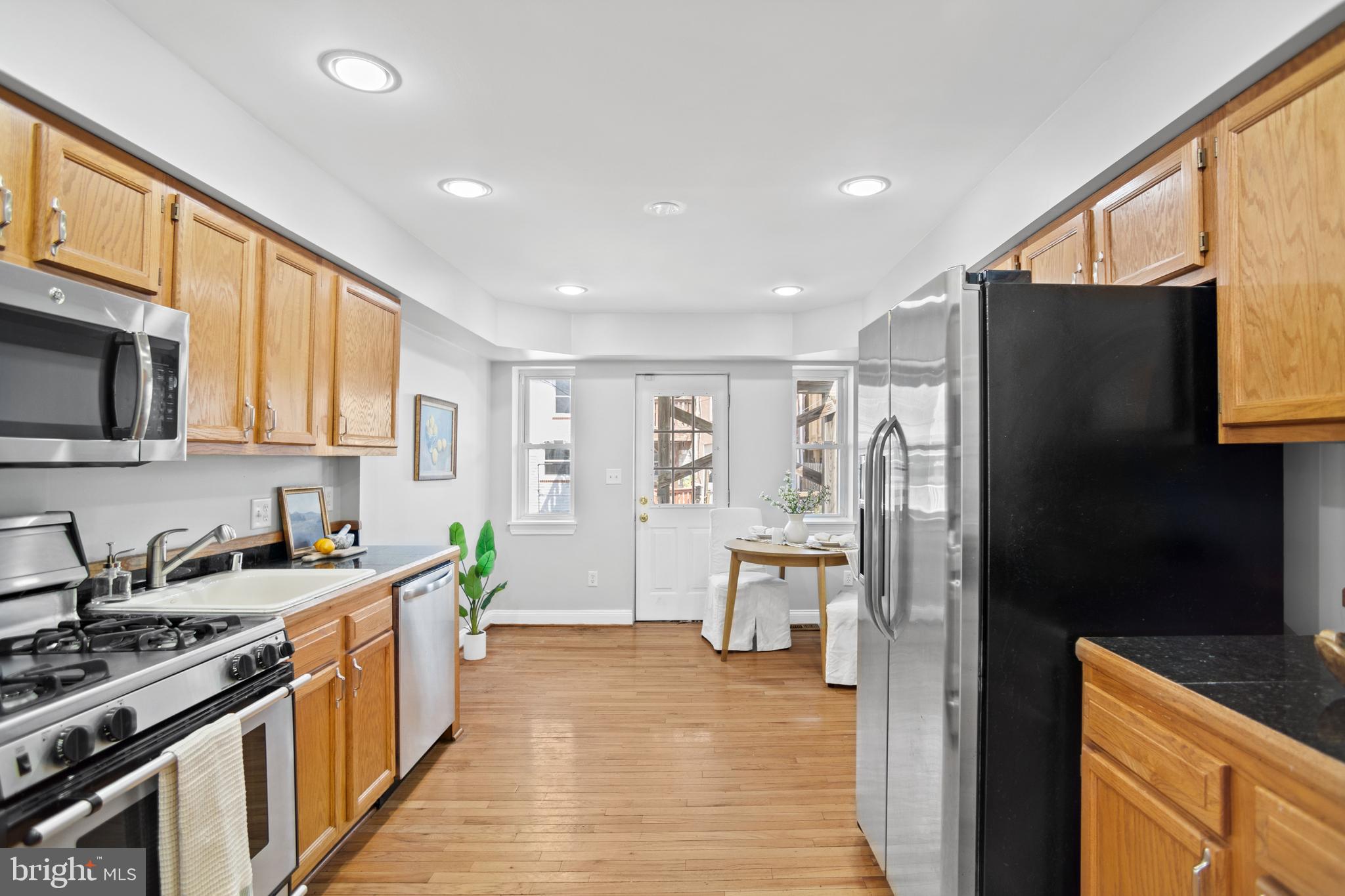 LOCUST POINT - Residential