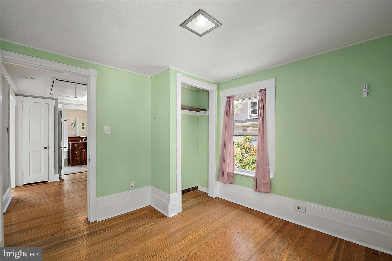 NEWTOWN - Residential