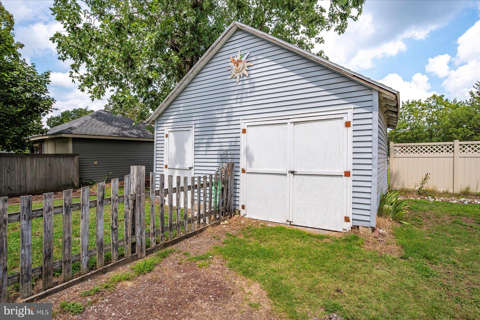 NEWTOWN - Residential