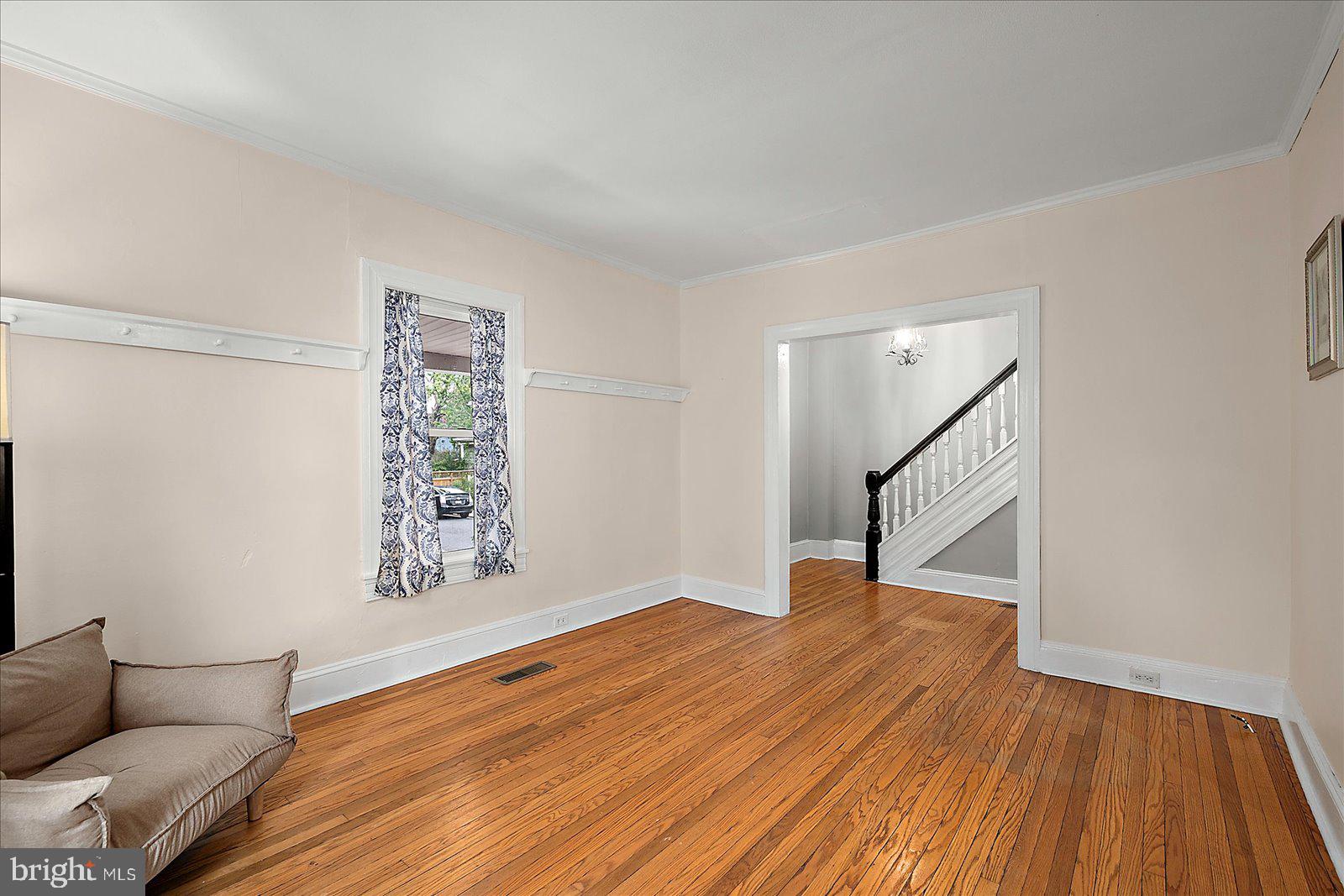 NEWTOWN - Residential