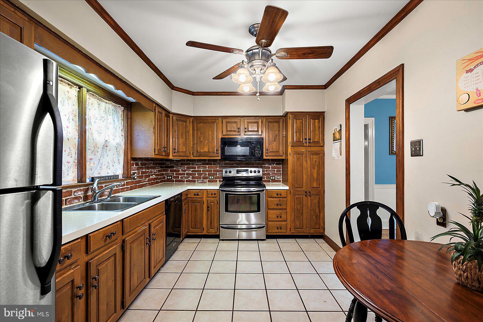 NEWTOWN - Residential