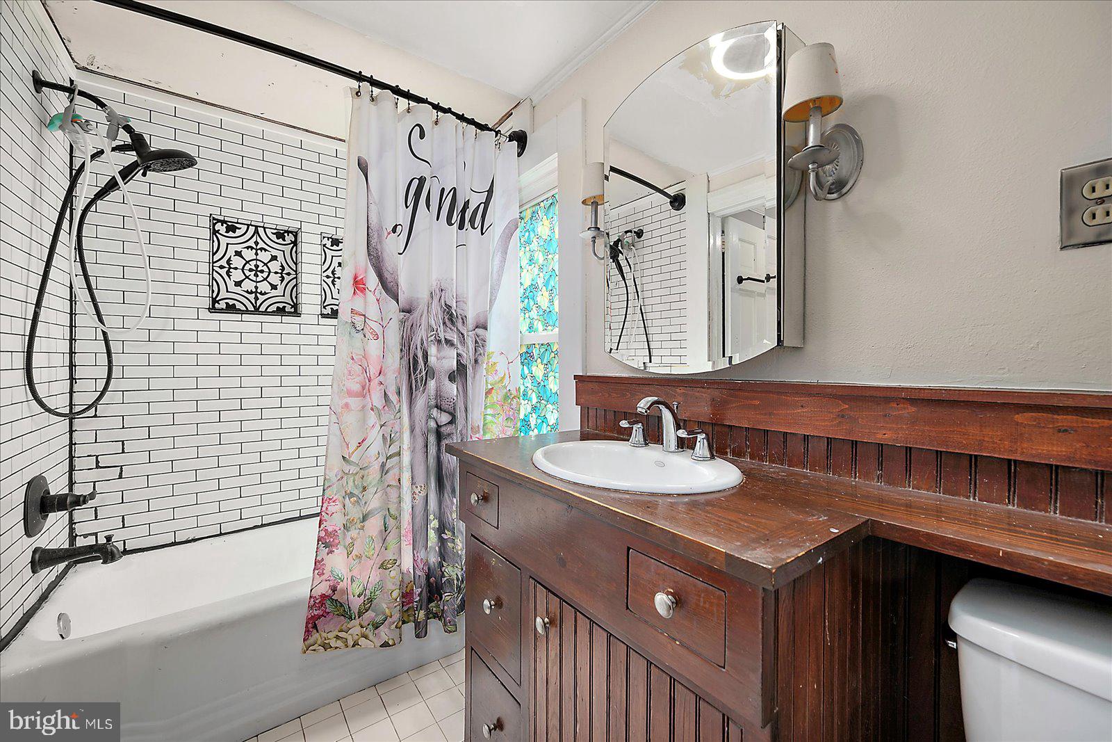 NEWTOWN - Residential