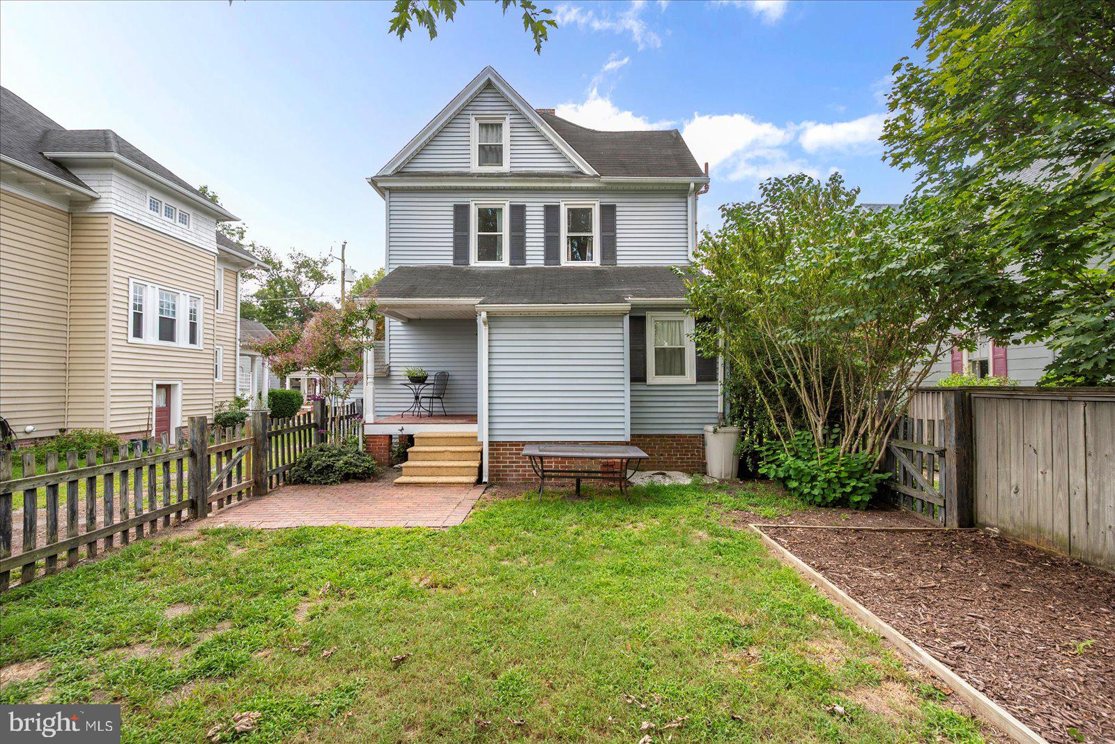 NEWTOWN - Residential