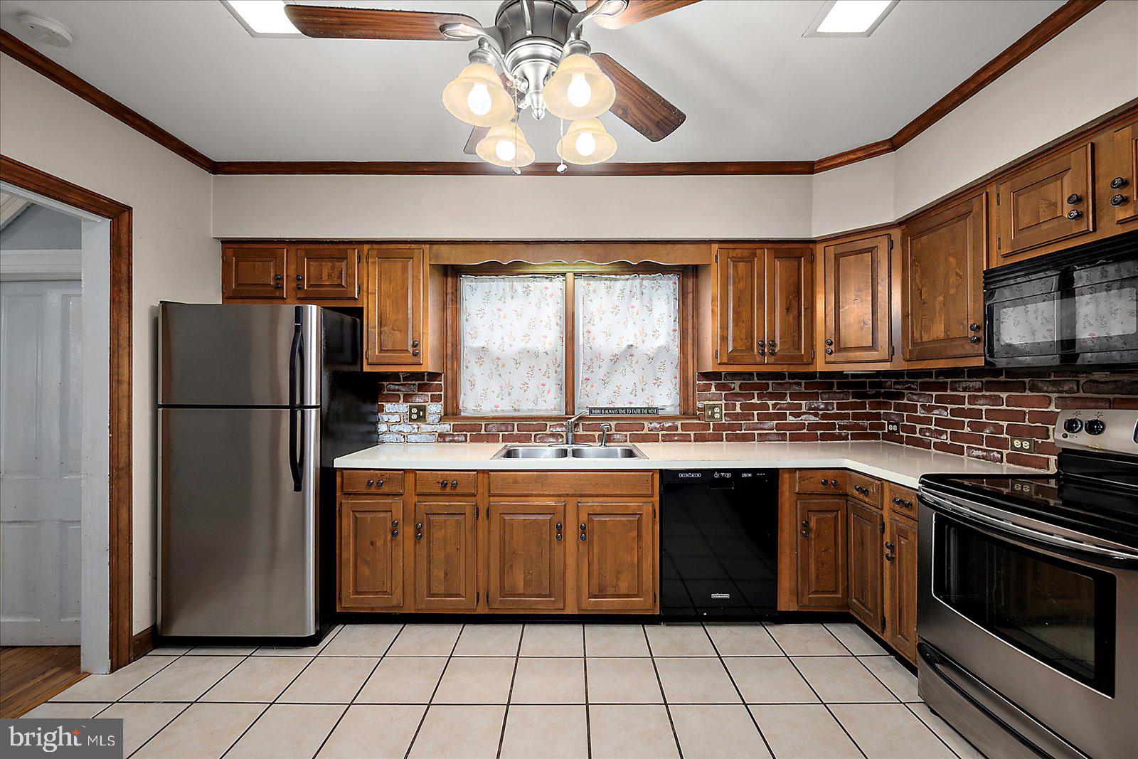 NEWTOWN - Residential