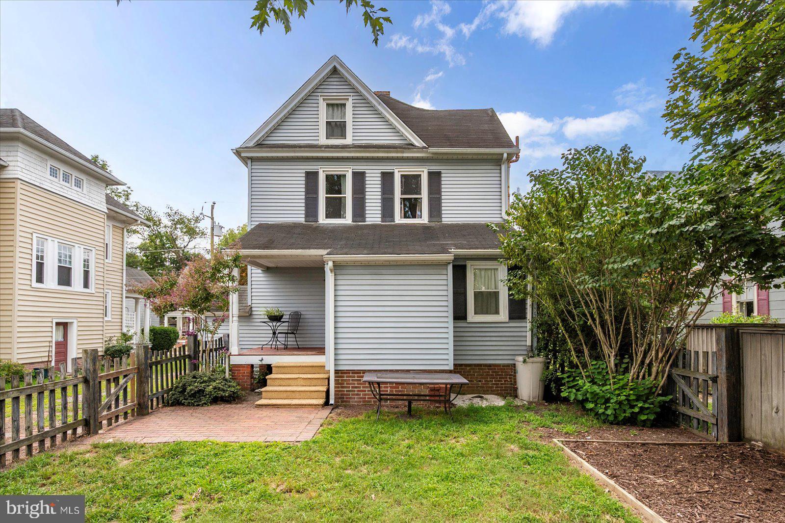 NEWTOWN - Residential