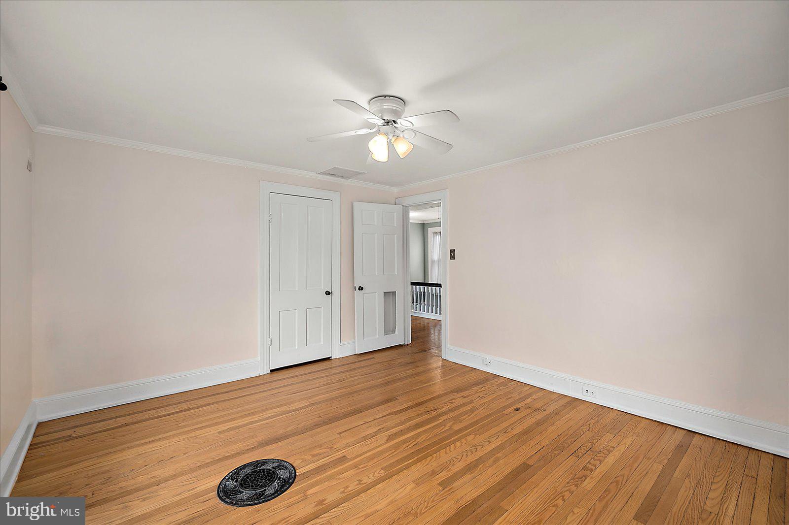 NEWTOWN - Residential