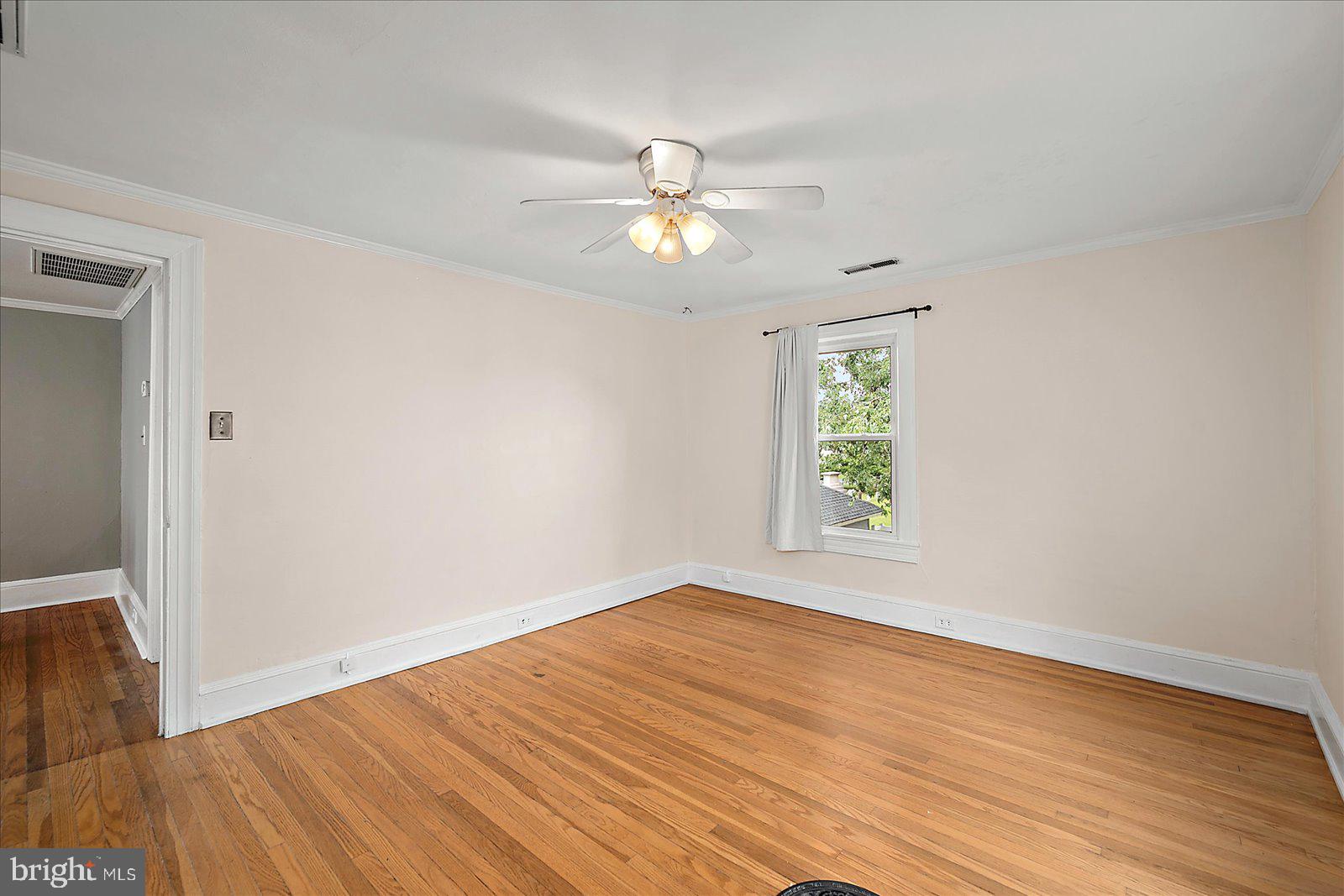 NEWTOWN - Residential