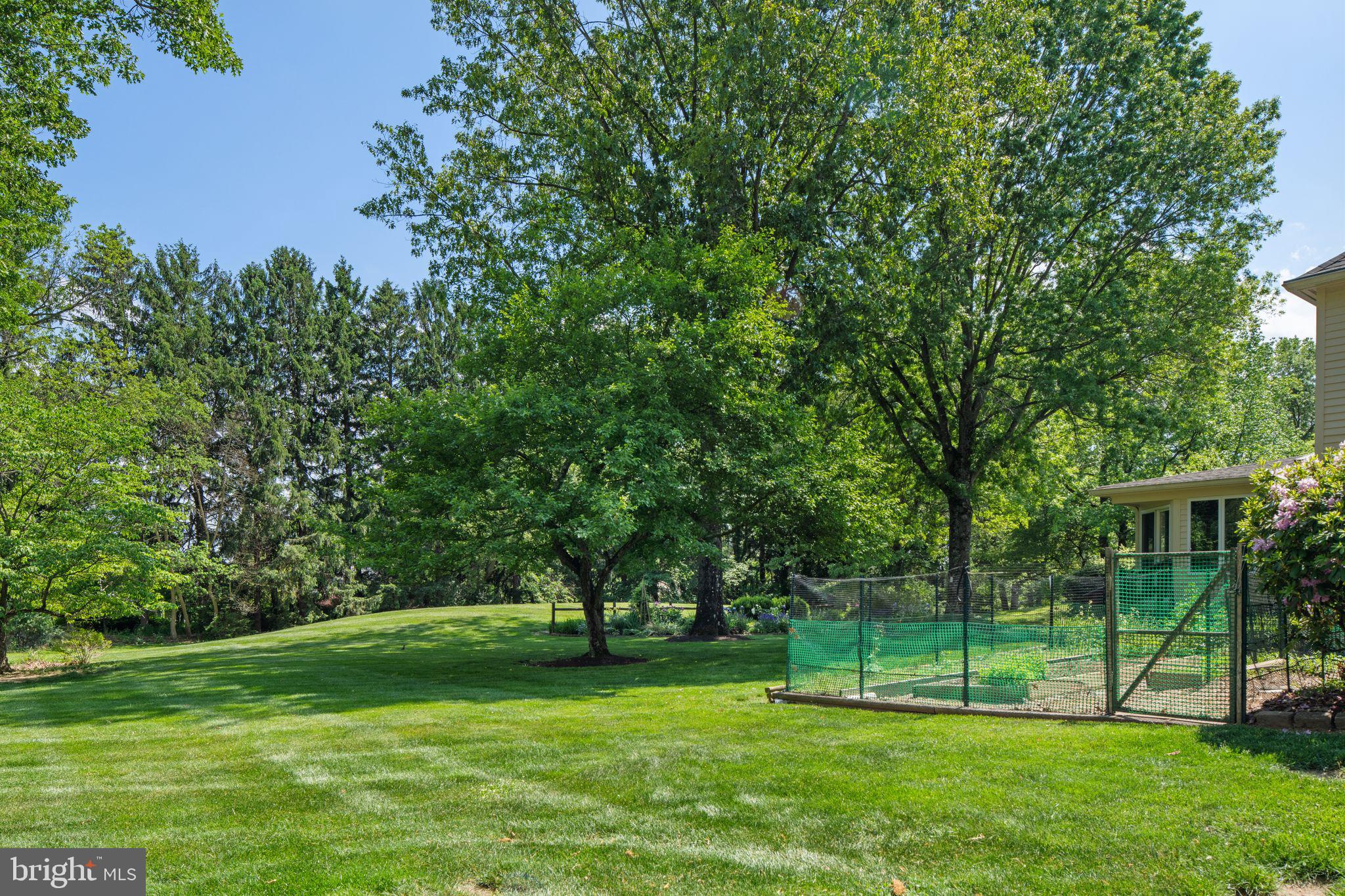 PEBBLE HILL - Residential