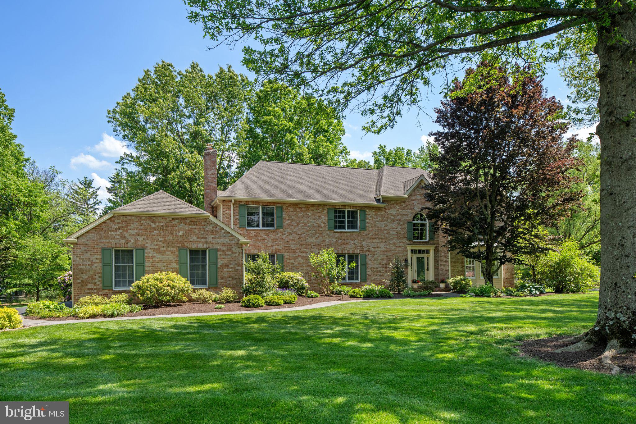 PEBBLE HILL - Residential