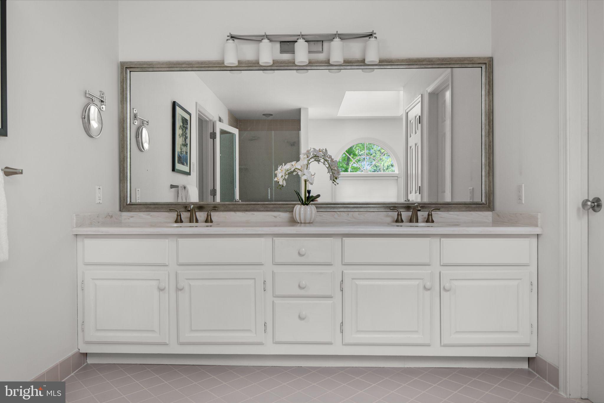 PEBBLE HILL - Residential