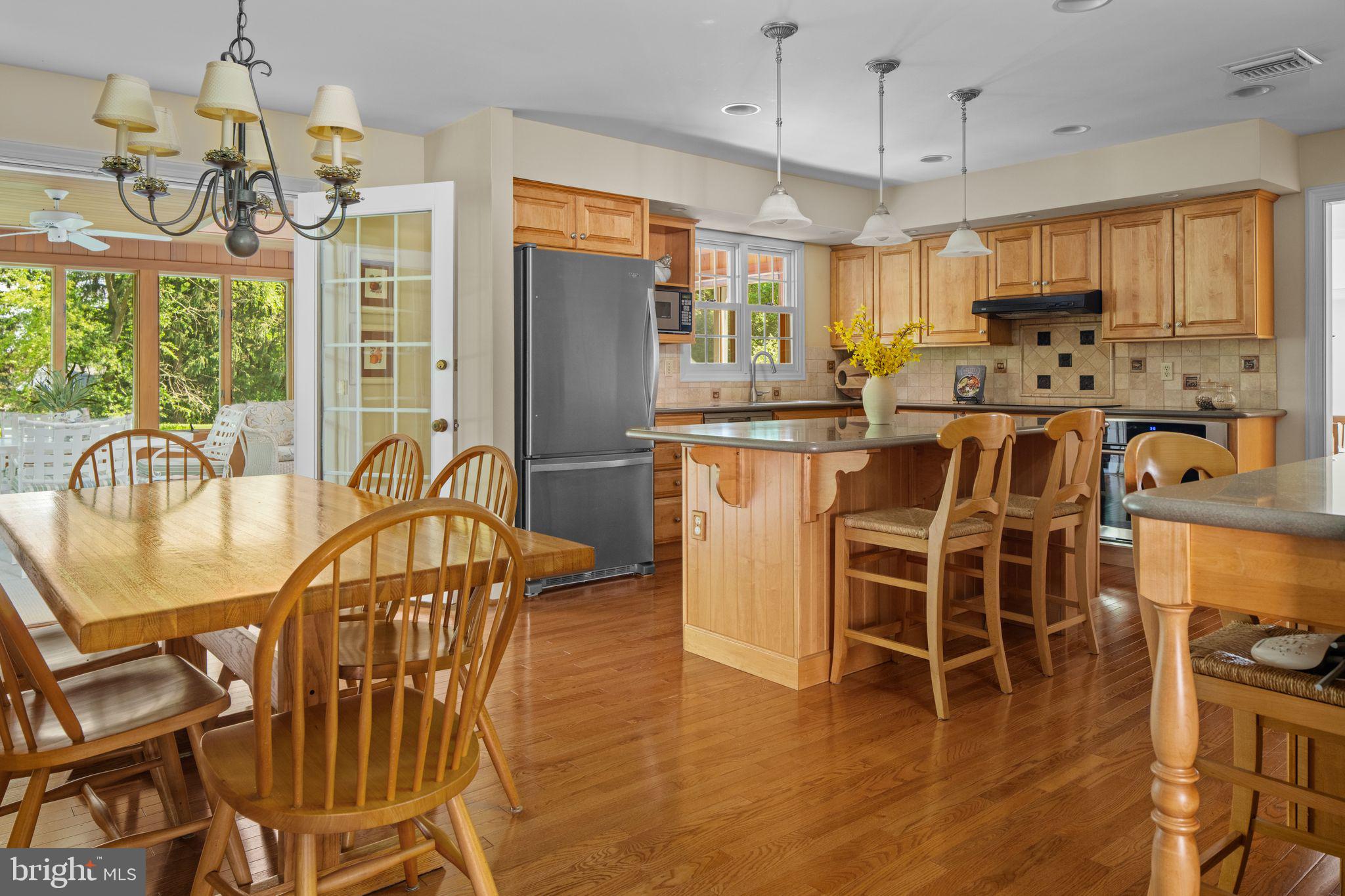 PEBBLE HILL - Residential