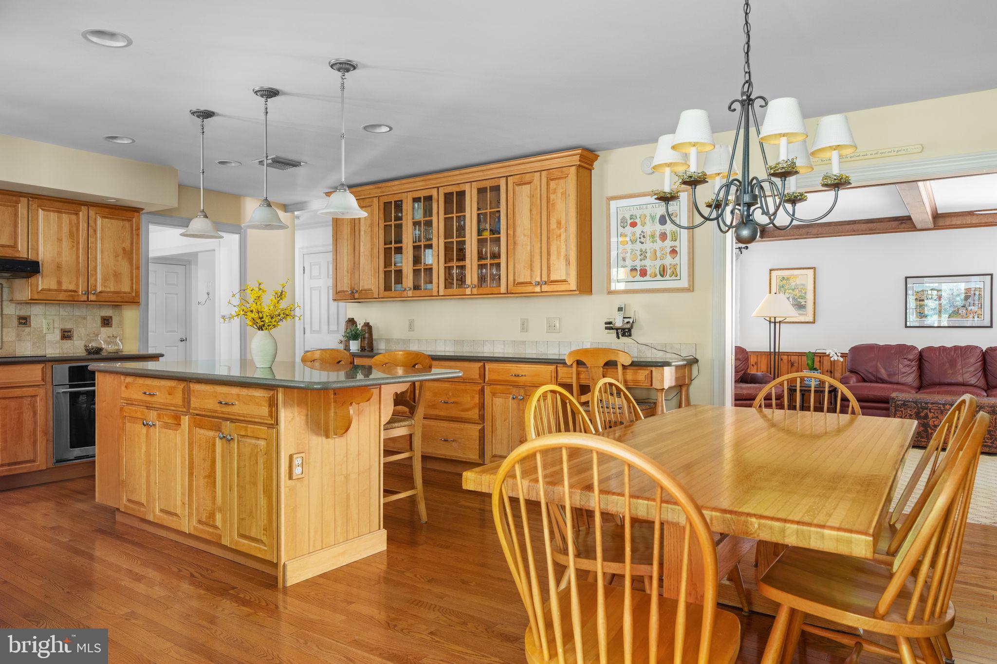 PEBBLE HILL - Residential