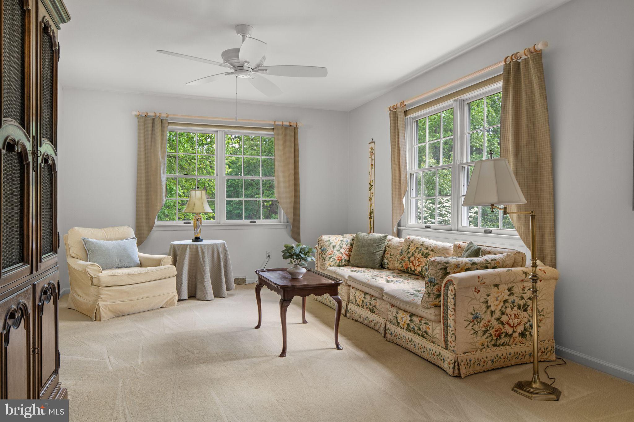 PEBBLE HILL - Residential