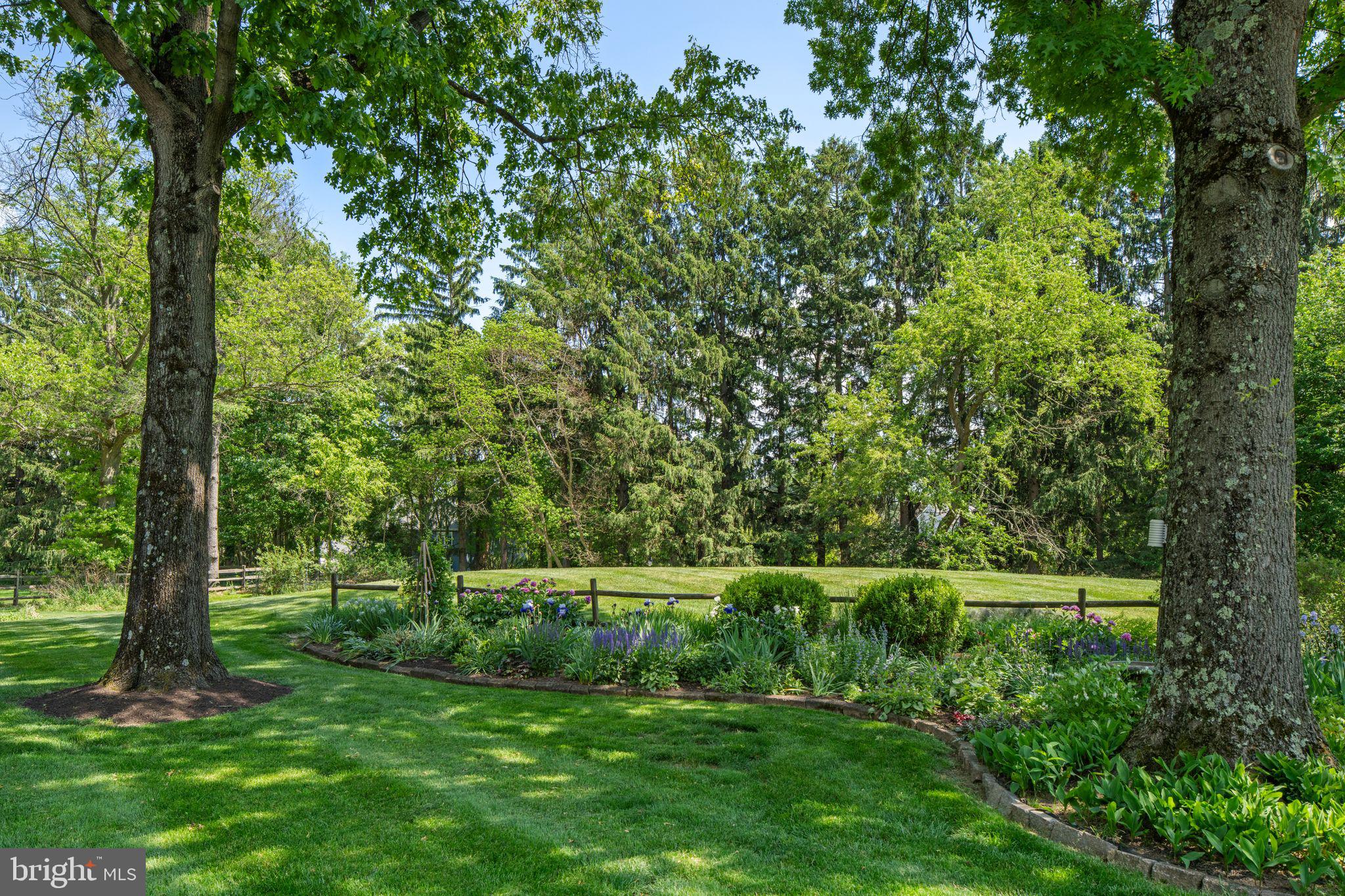 PEBBLE HILL - Residential