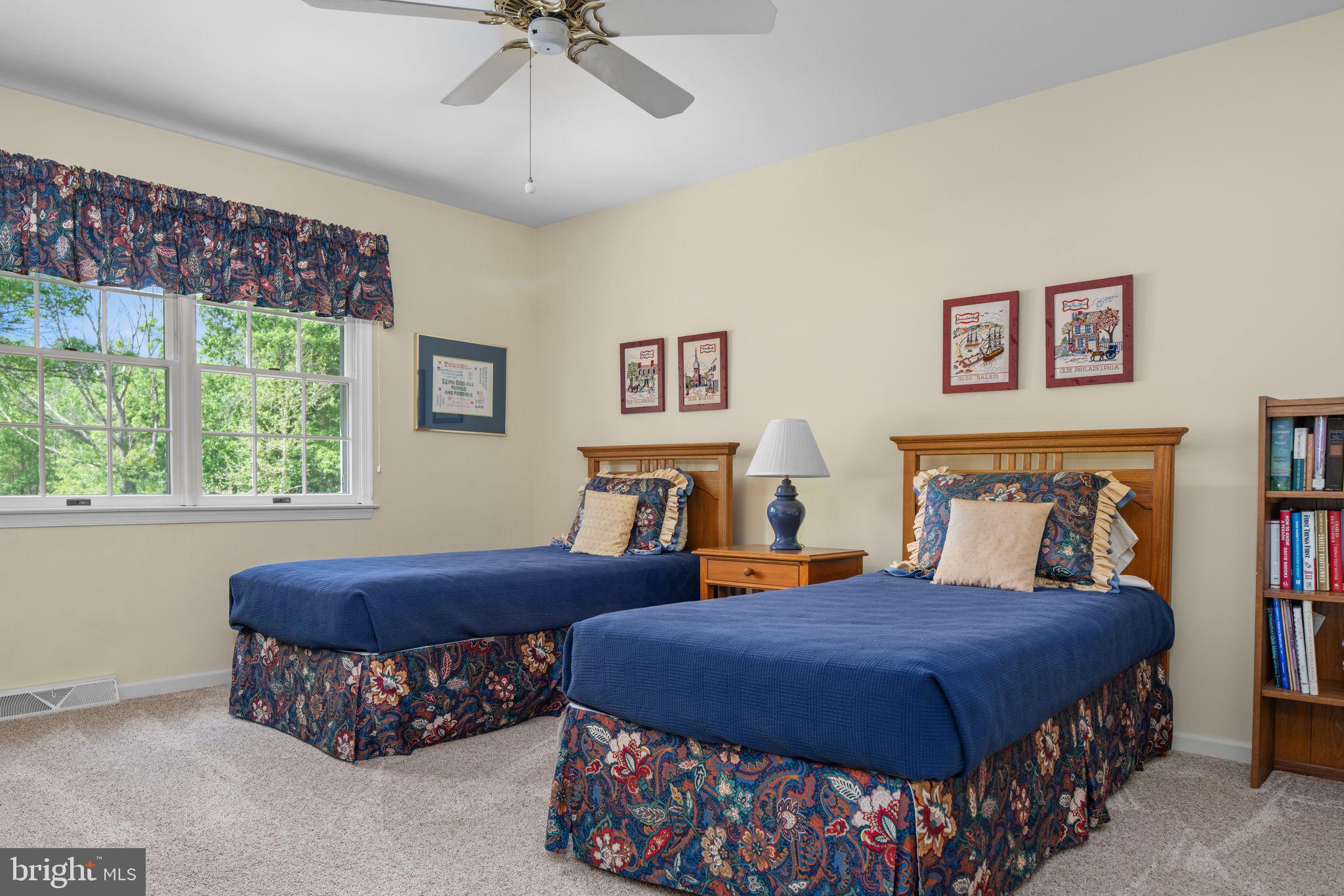 PEBBLE HILL - Residential