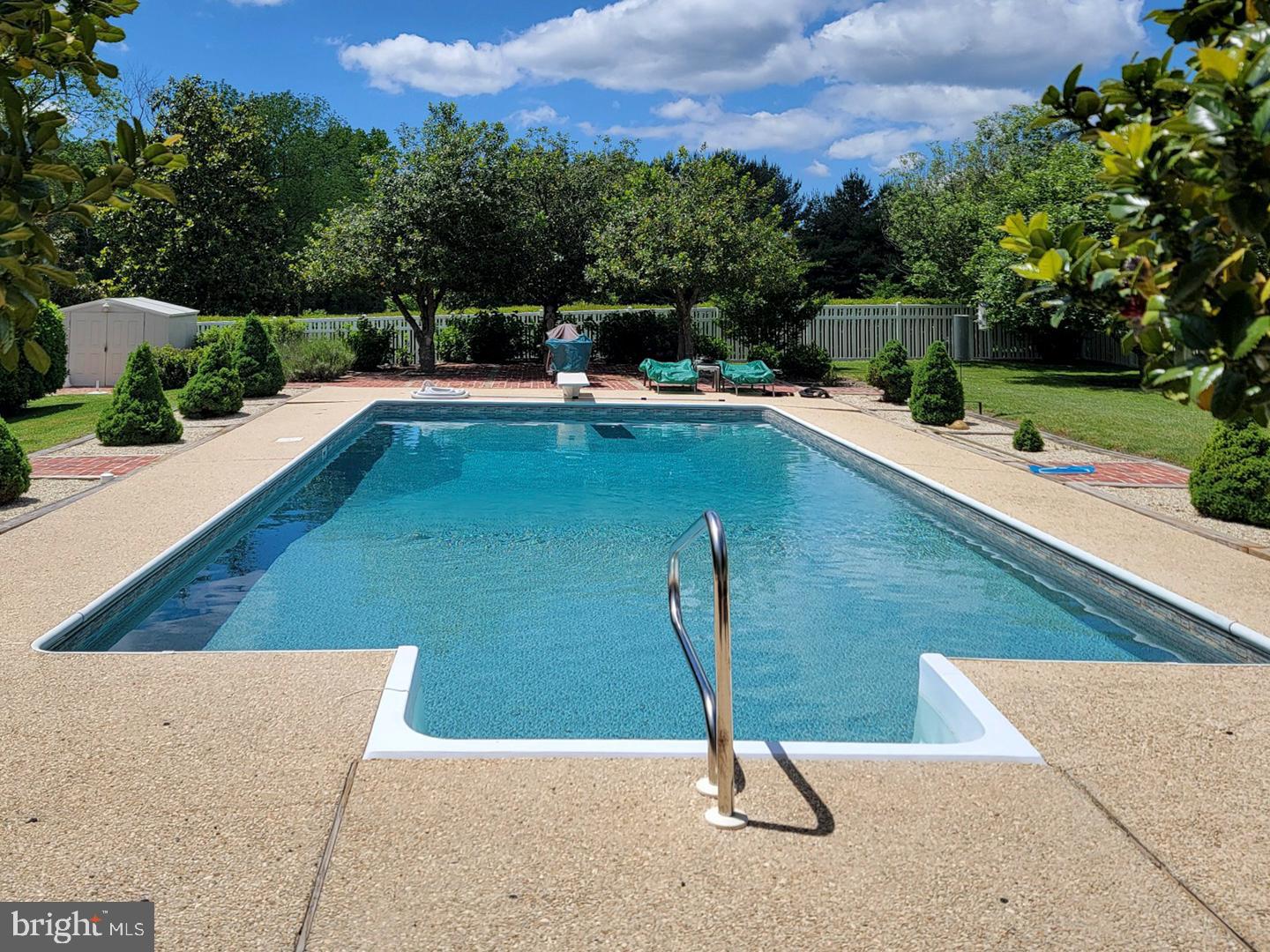 EASTON - Residential