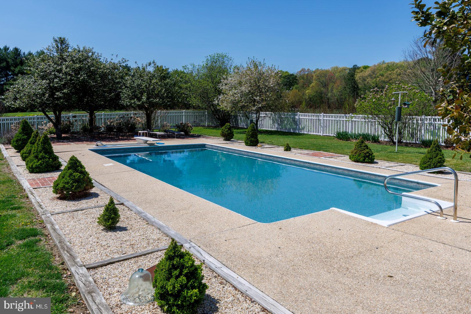 EASTON - Residential