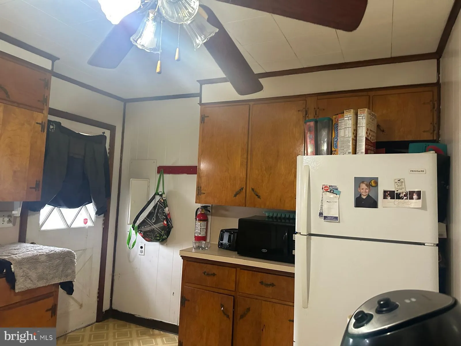 Penns Grove, New Jersey 08069, United States, 3 Bedrooms Bedrooms, ,1 BathroomBathrooms,Residential,Pending,3705