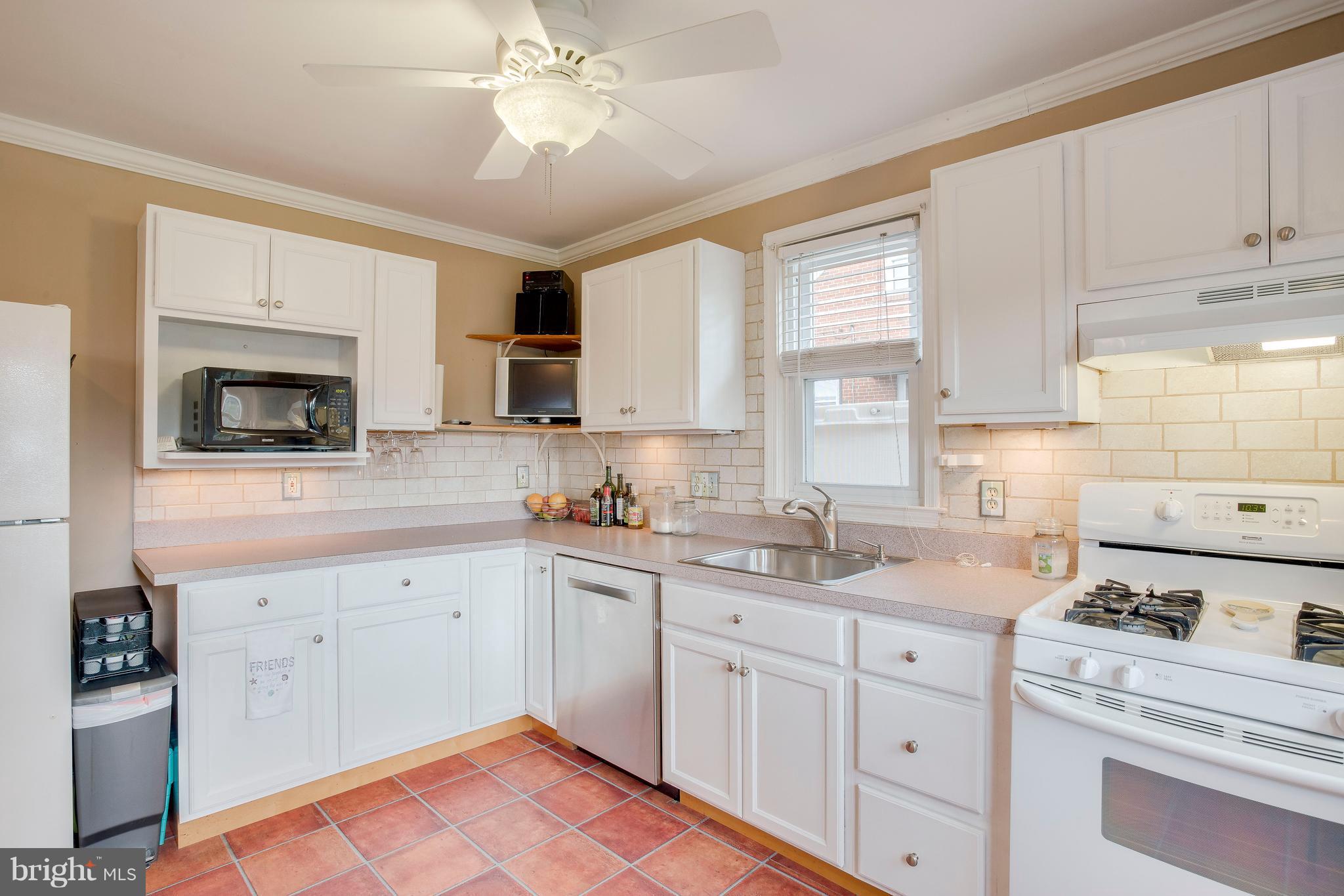 COLONIAL GARDENS - Residential