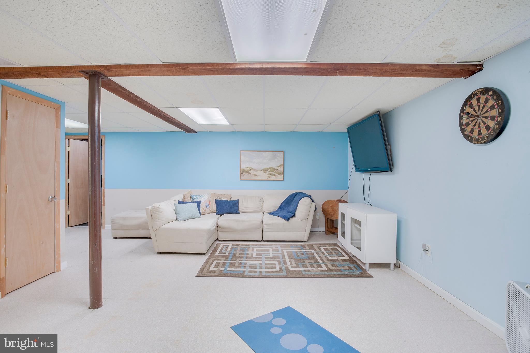 COLONIAL GARDENS - Residential