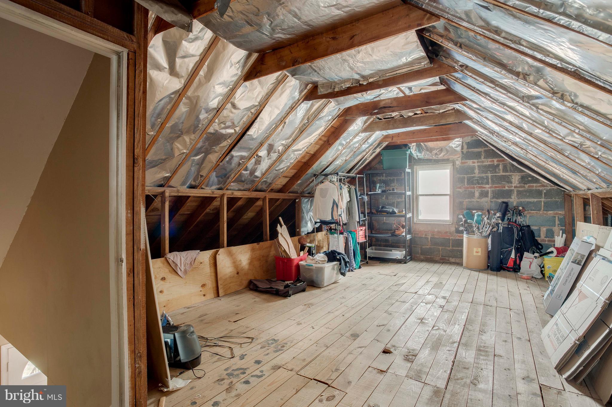 COLONIAL GARDENS - Residential