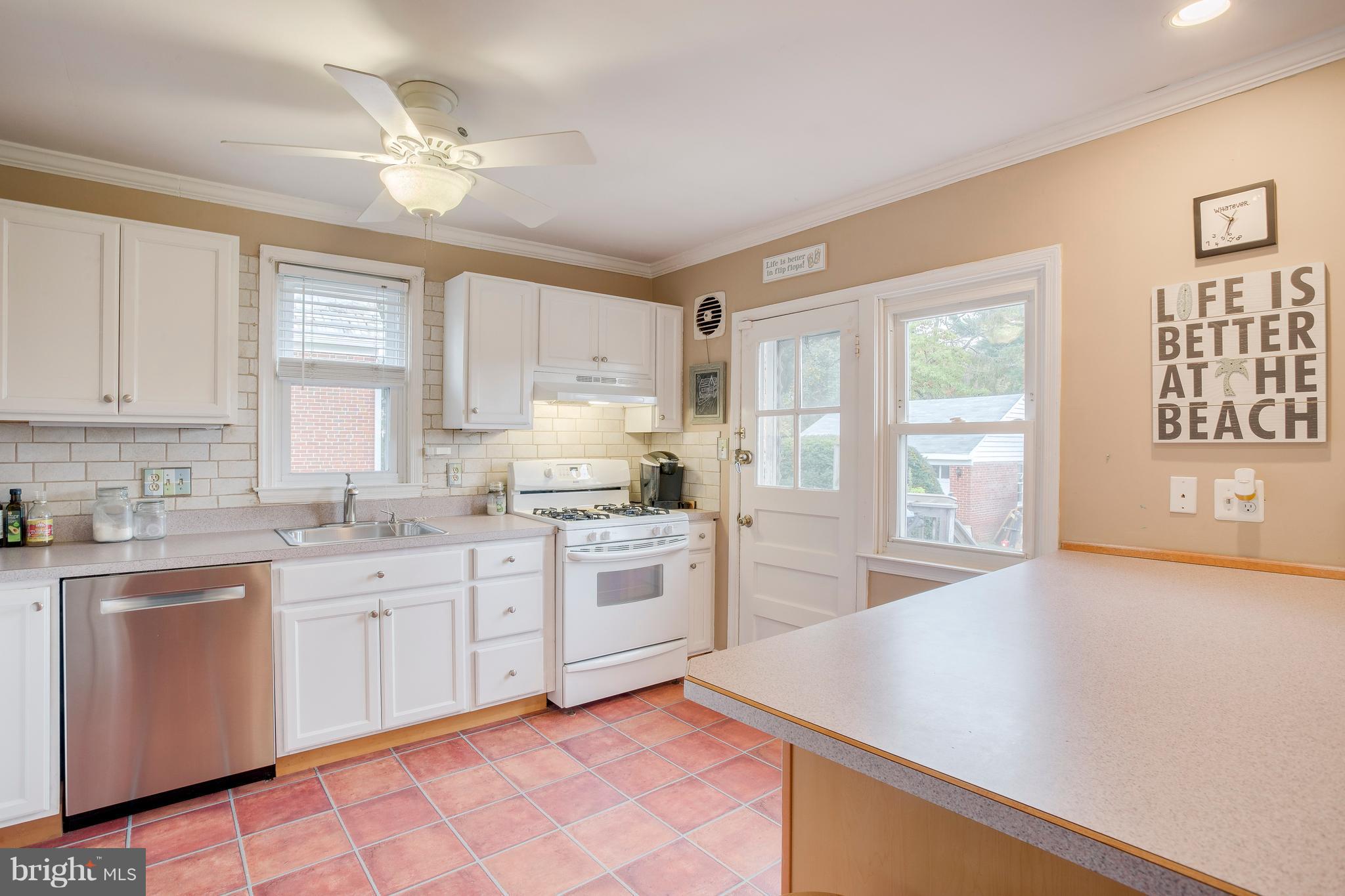 COLONIAL GARDENS - Residential