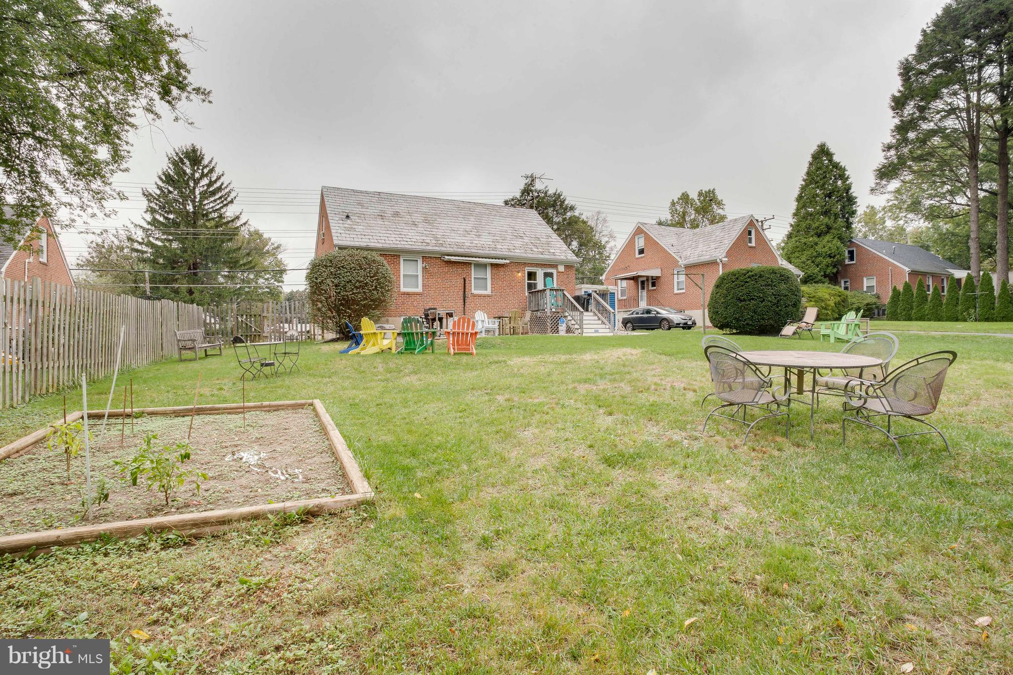 COLONIAL GARDENS - Residential