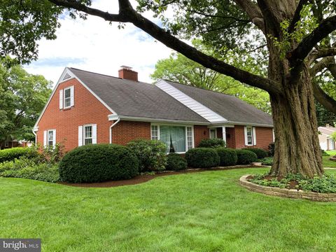 Photo of 301 S Locust Street, LITITZ, PA 17543 (MLS # PALA2073572)