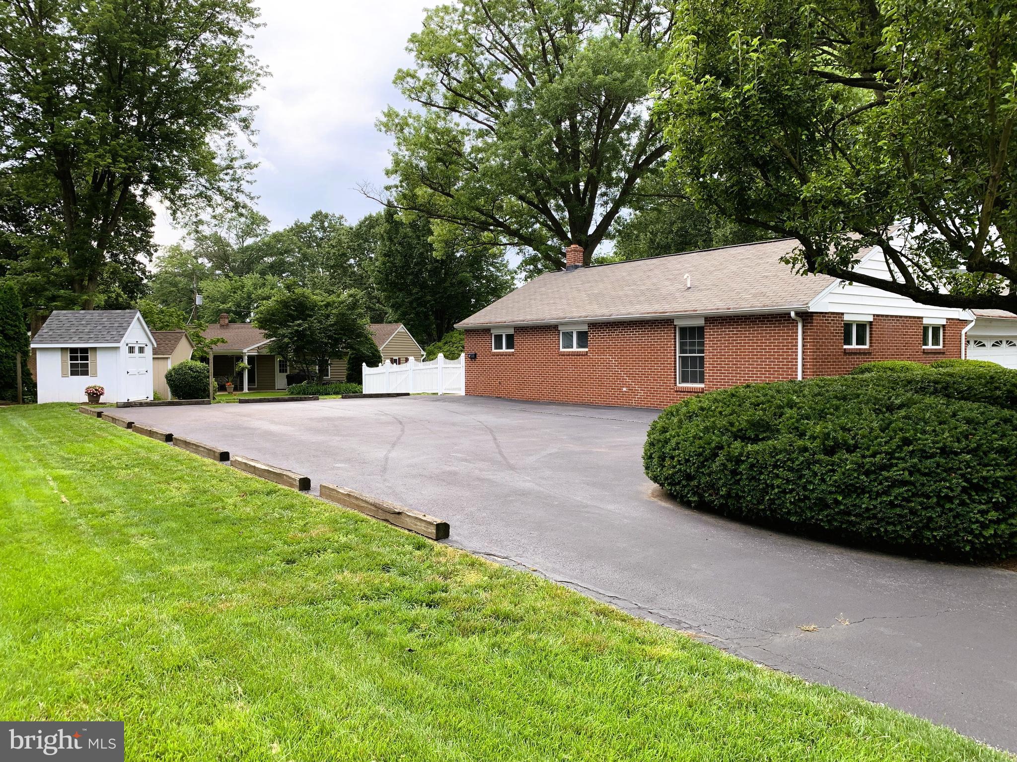 301 S LOCUST STREET